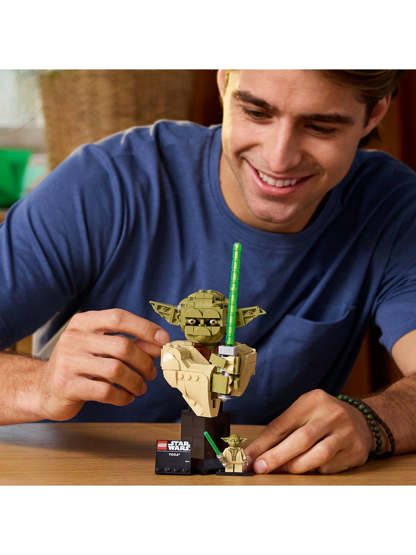 Image 6 of 8 of LEGO Star Wars YODA MINI BUST