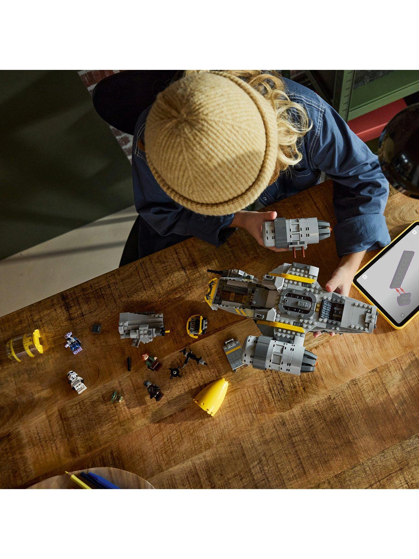 Image 4 of 8 of LEGO Star Wars The Razor Crest&trade; Vehicle Building Toy 75447