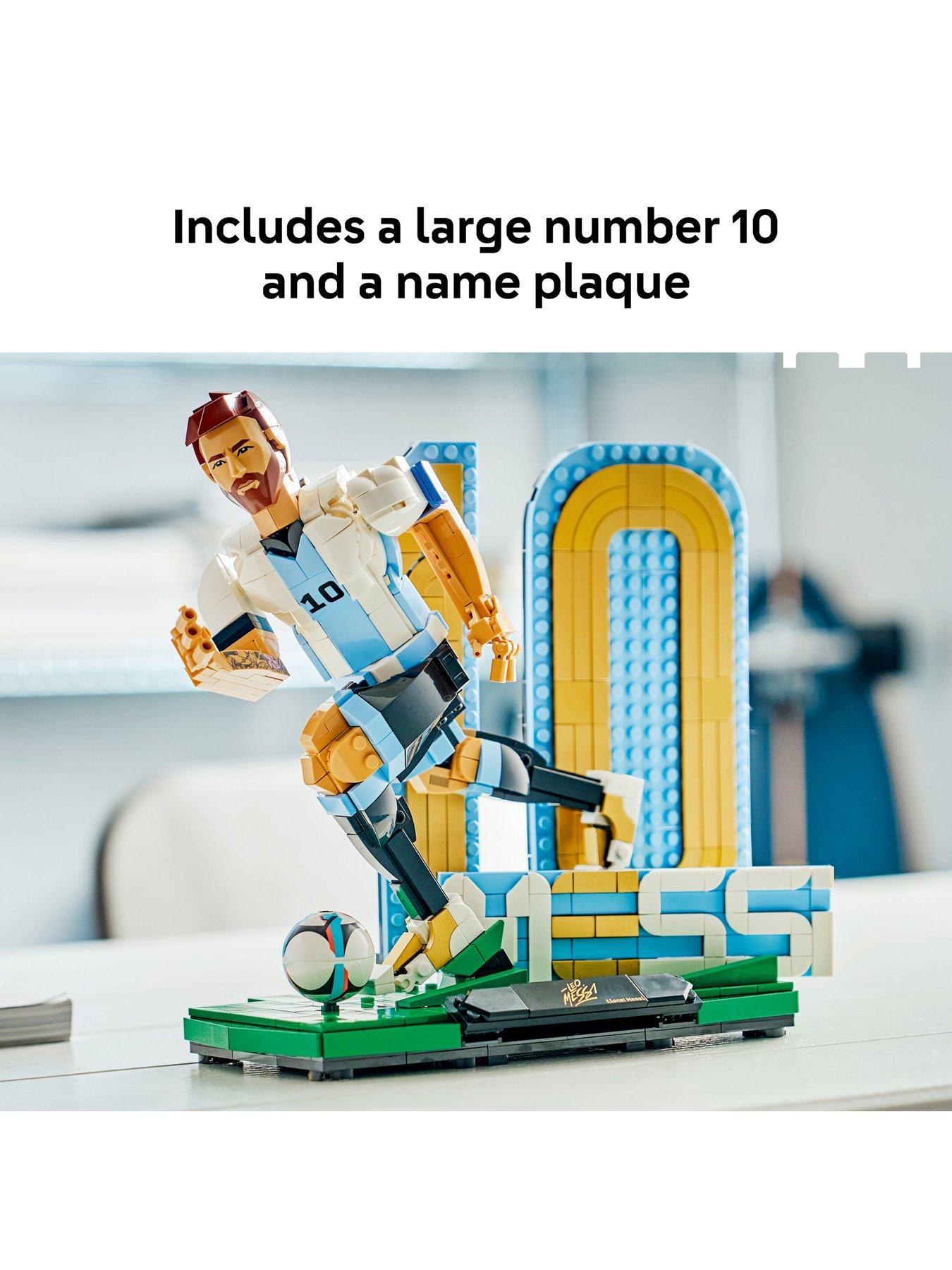Image 4 of 8 of LEGO Editions Lionel Messi - Football Legend 43015