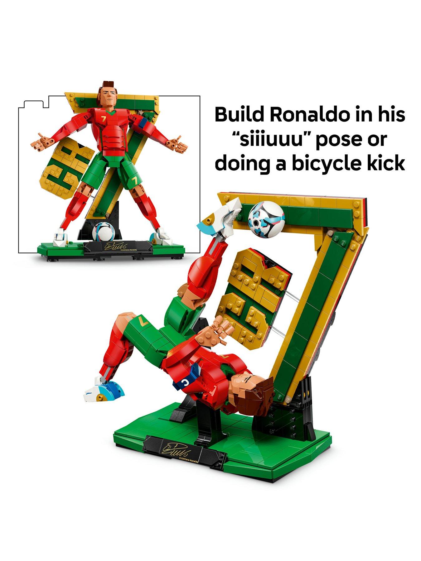 Image 3 of 8 of LEGO Editions Cristiano Ronaldo - Football Legend 43016