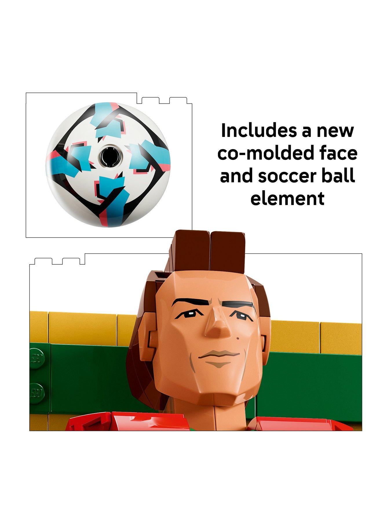 Image 5 of 8 of LEGO Editions Cristiano Ronaldo - Football Legend 43016