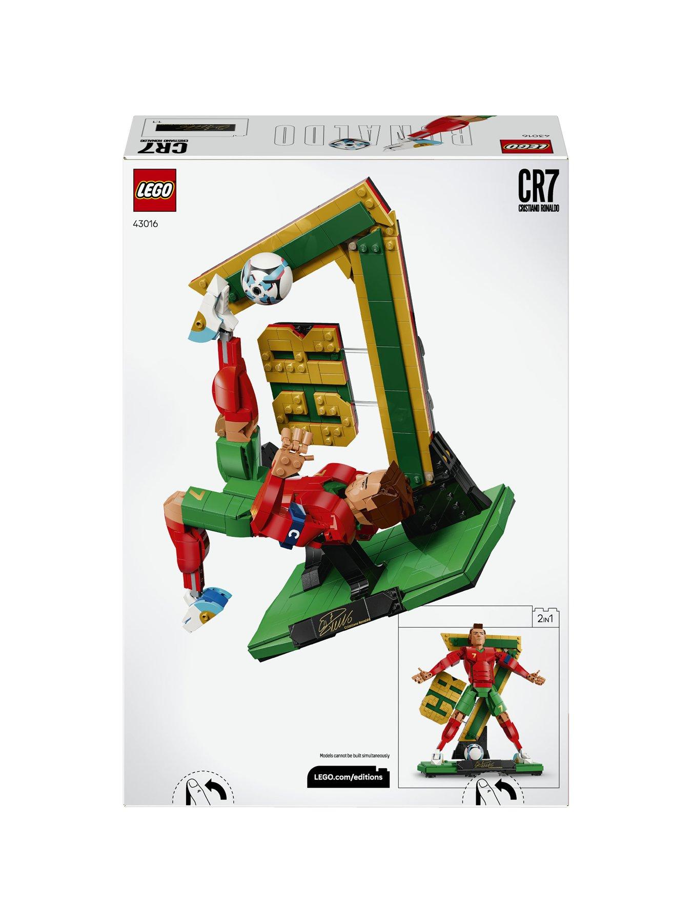 Image 7 of 8 of LEGO Editions Cristiano Ronaldo - Football Legend 43016