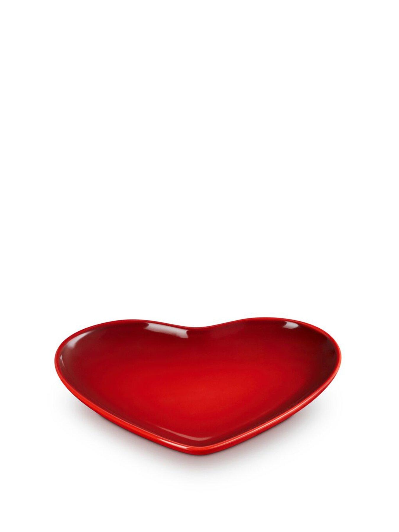 le-creuset-stoneware-heart-plate-23cm-cerise