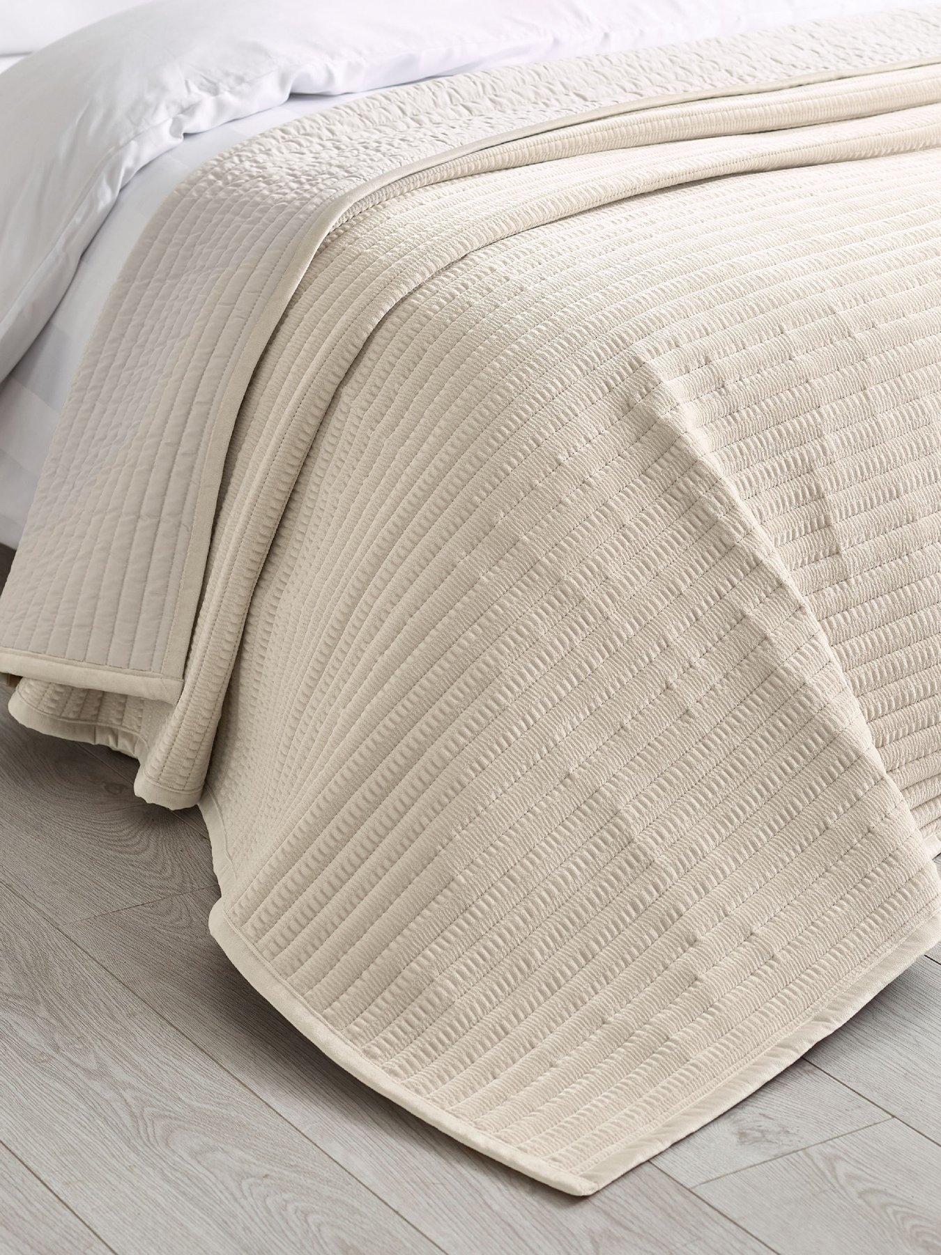 Catherine Lansfield Velvet Pinsonic Quilted Bedspread Natural