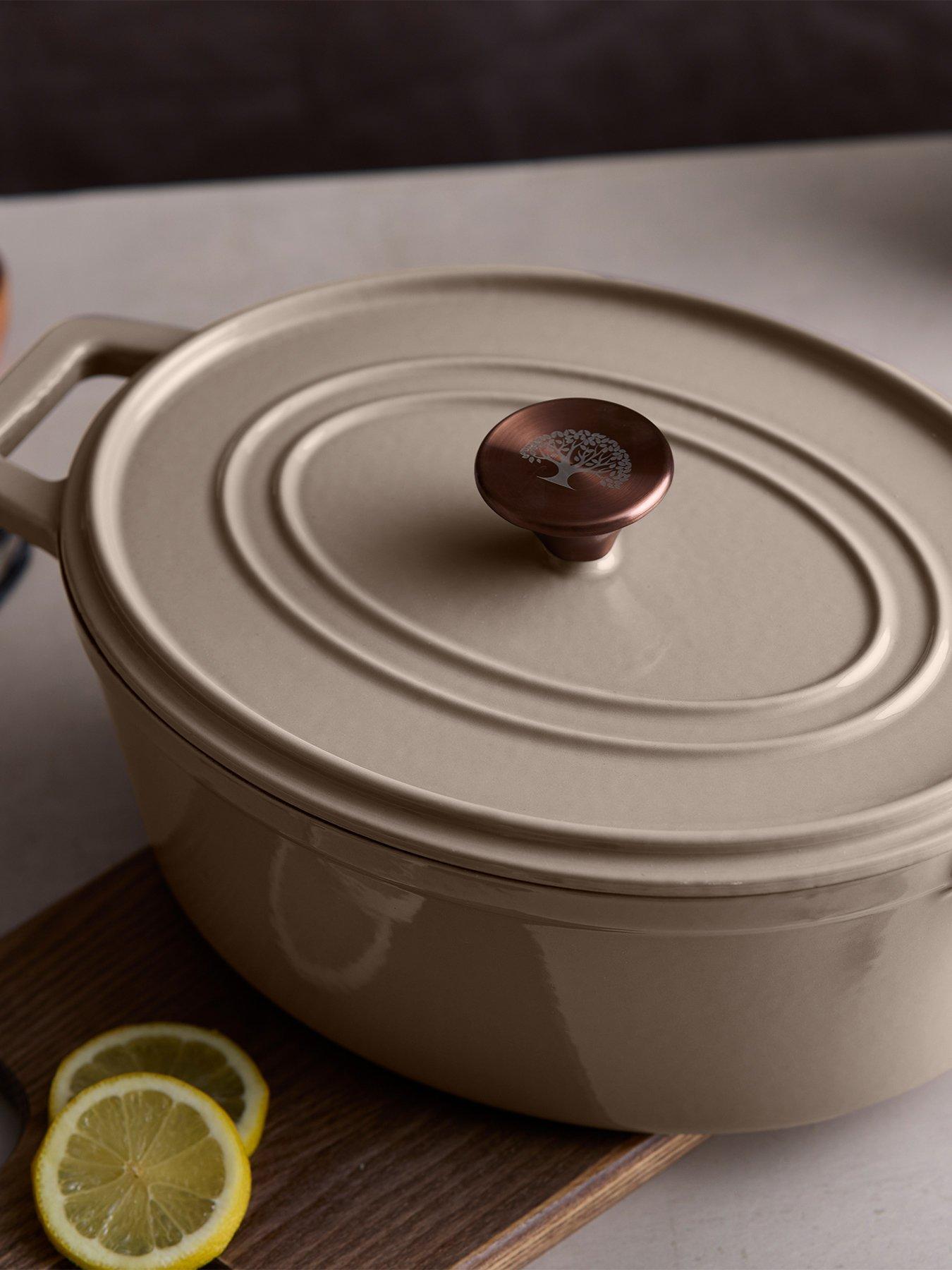 Barbary & Oak Nattura 29cm  Oval Cast Iron Casserole Pot With Lid, Cashmere