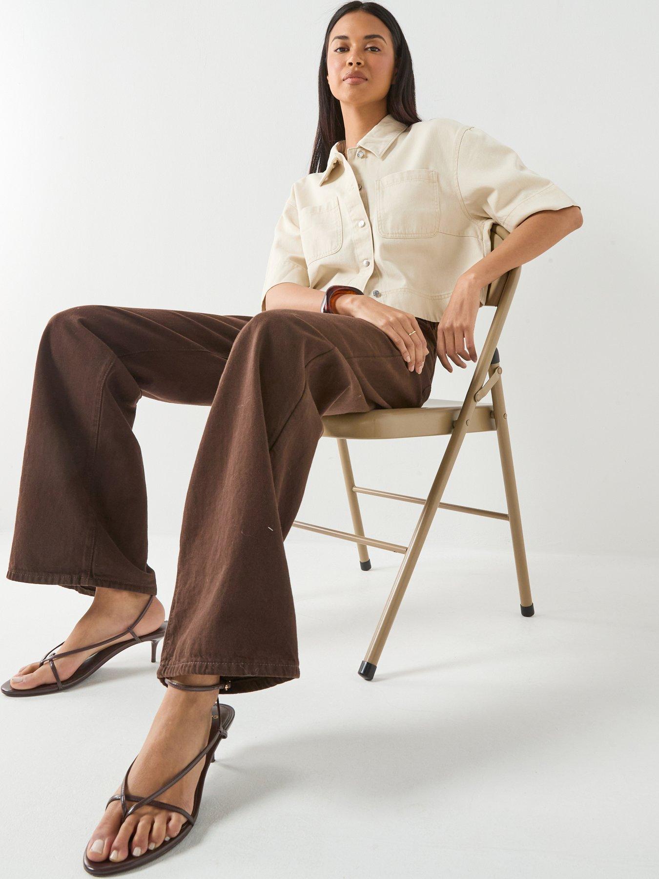 Image 4 of 6 of Only Cleo-Maisa Short Sleeve Cropped Shirt - Cream