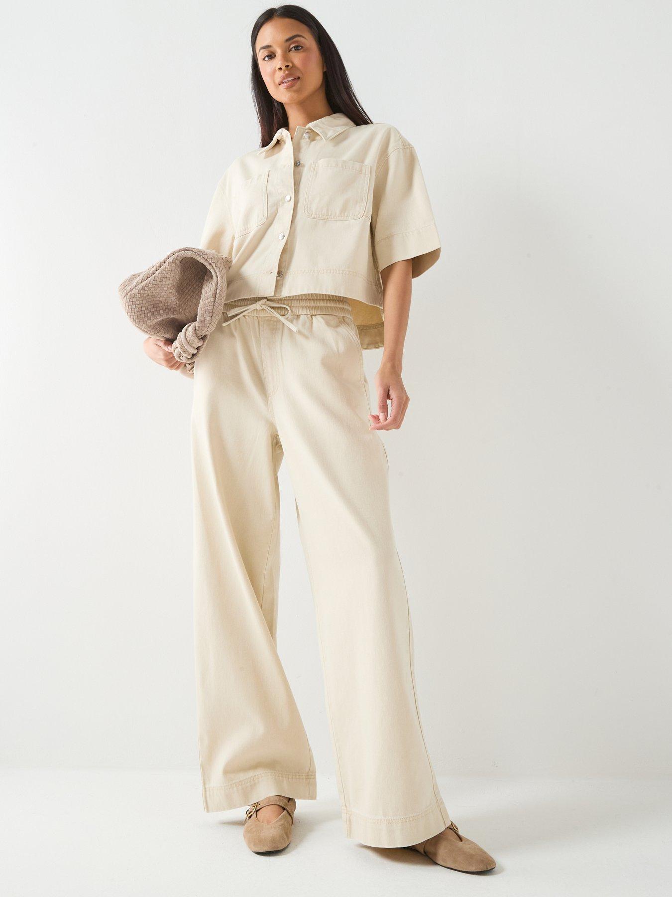 Image 5 of 6 of Only Cleo-Maisa Short Sleeve Cropped Shirt - Cream