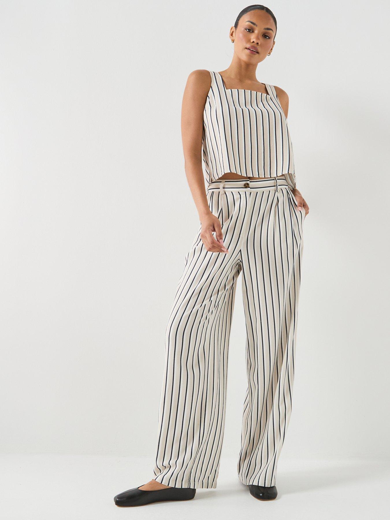 Image 3 of 6 of Vero Moda Vmmymilo Sl Button Short Top - Grey