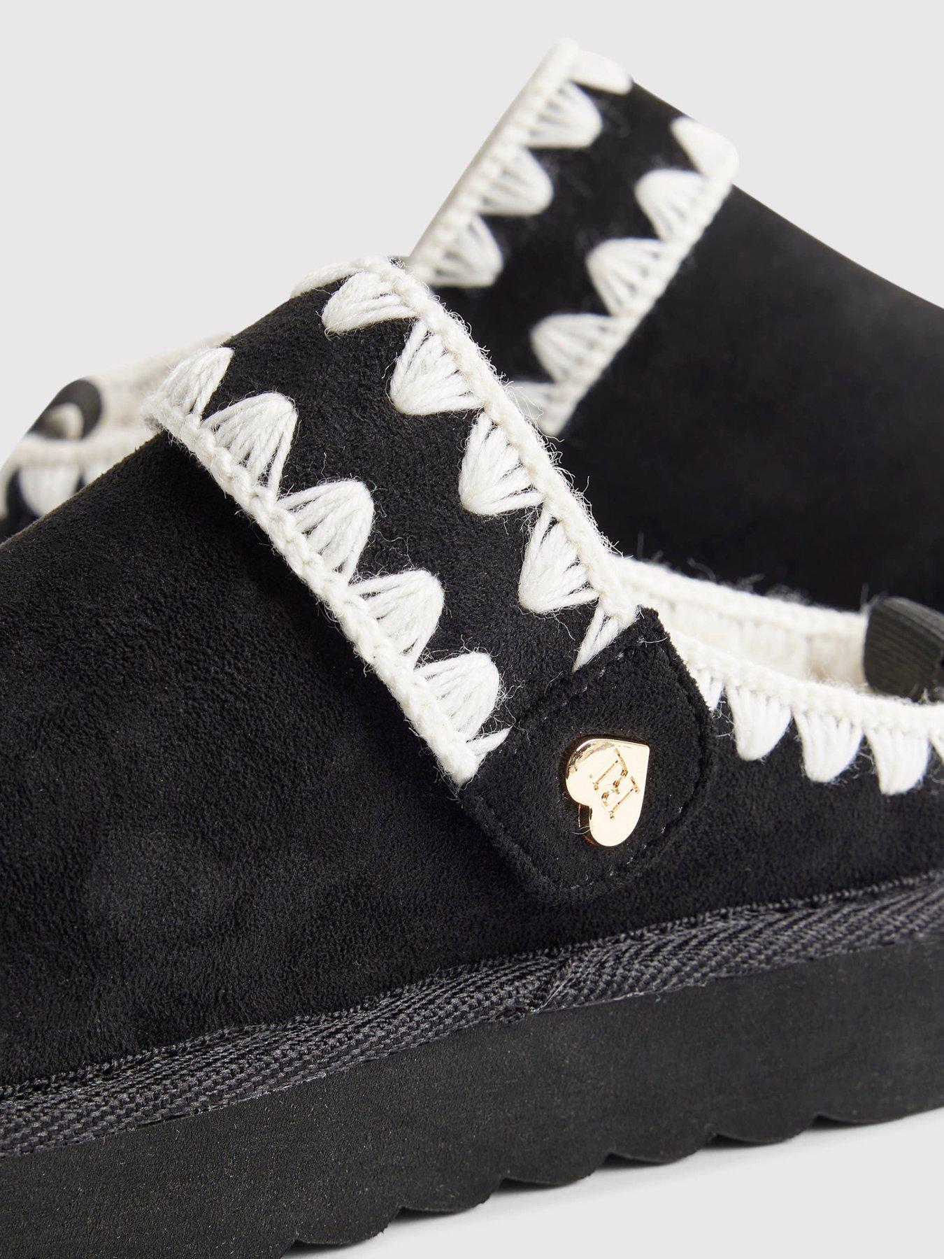 Image 4 of 5 of River Island Older Girls Whipstitch Strap Slippers - Black