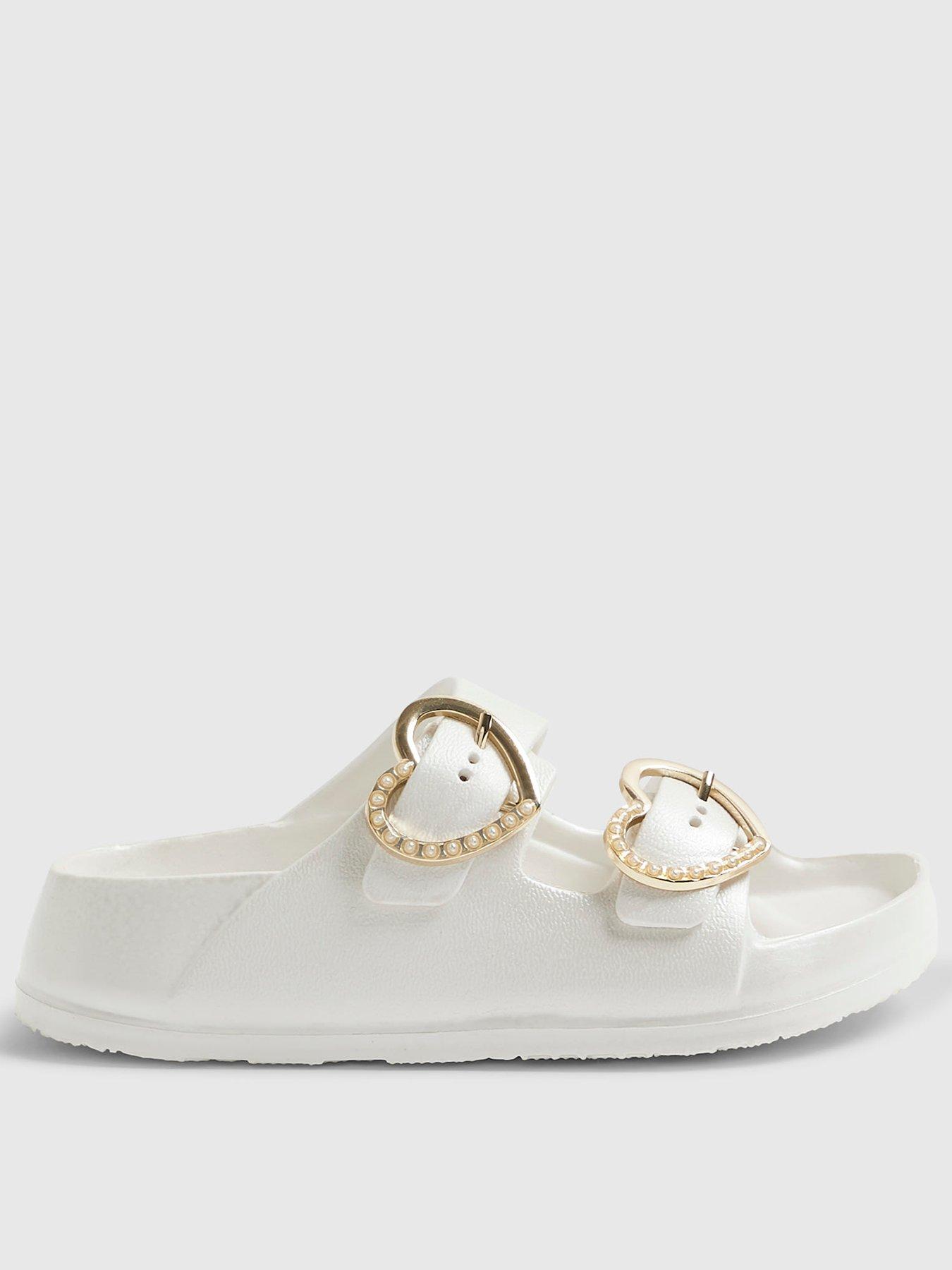 River Island Older Girls Heart Buckle Moulded Sliders - White