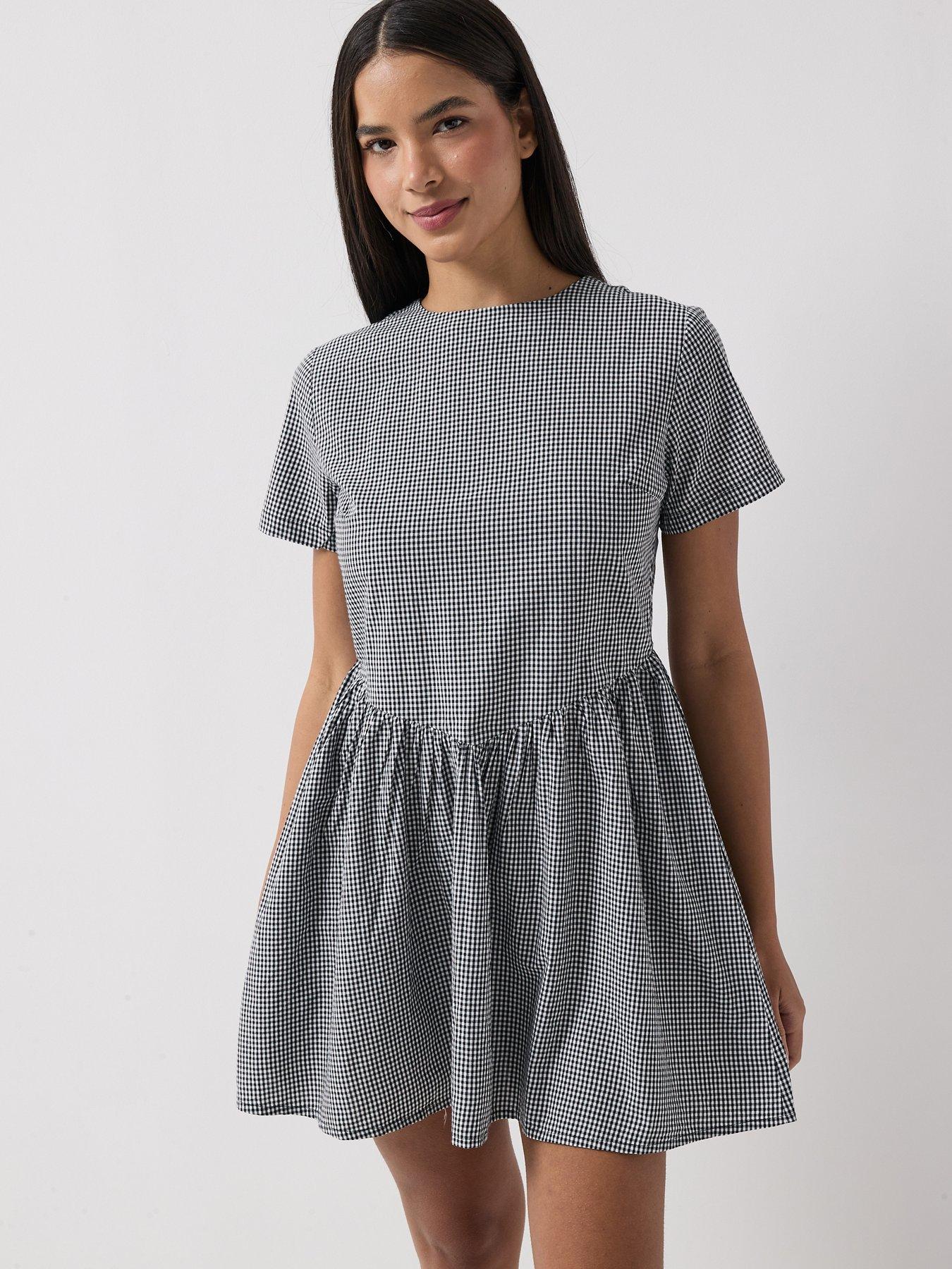 Only: Onlmarinna Selene V Waist Gingham Dress - Black