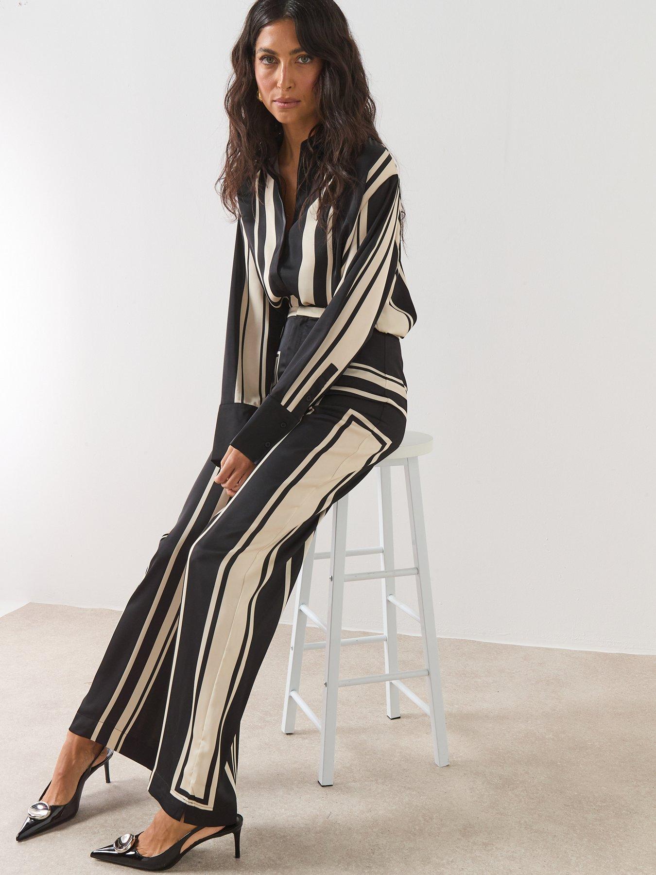 Image 3 of 6 of Mango Satin Printed Trousers - Black