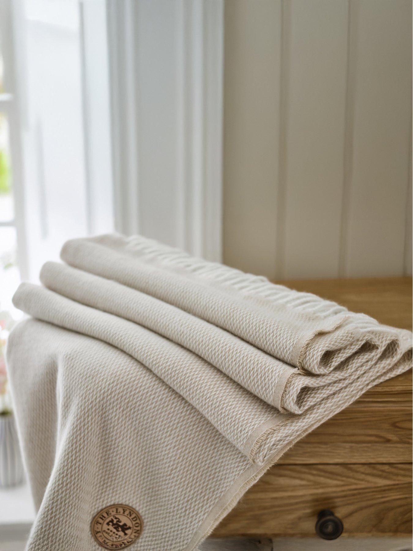 The Lyndon Co Tlc Arcadia Throw 130x170cm Doeskin