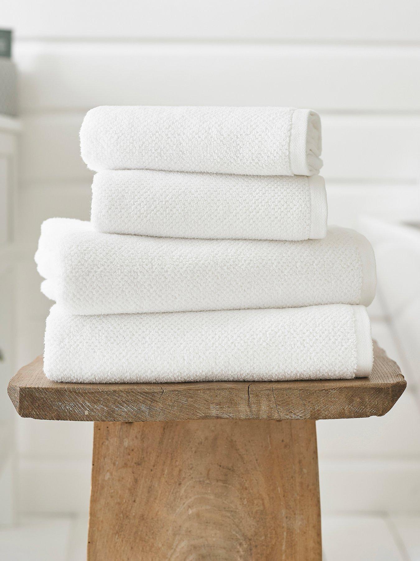 Deyongs: Romeo Hand Towel - Sand
