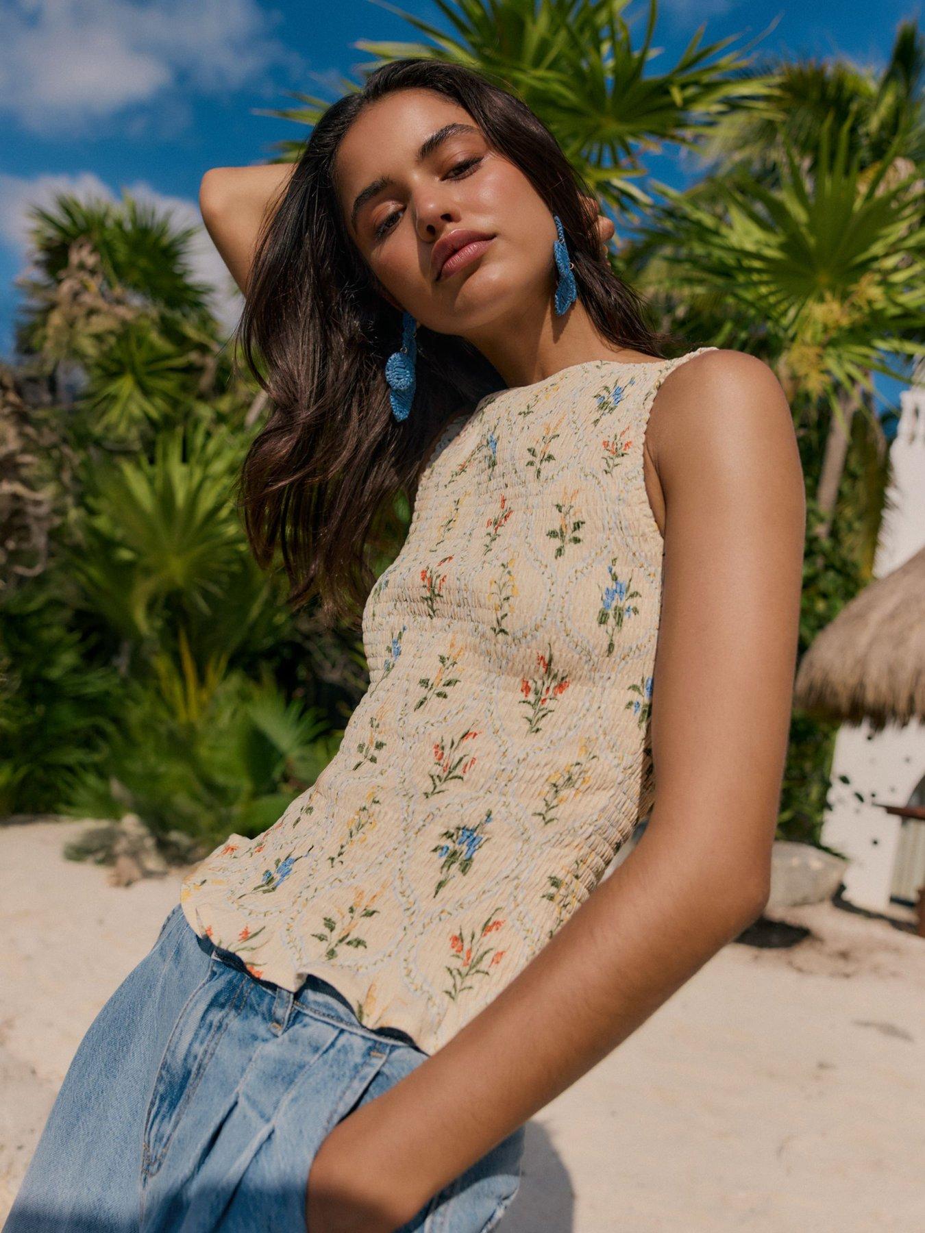 Image 3 of 5 of Friends Like These Crinkle Button Print Top