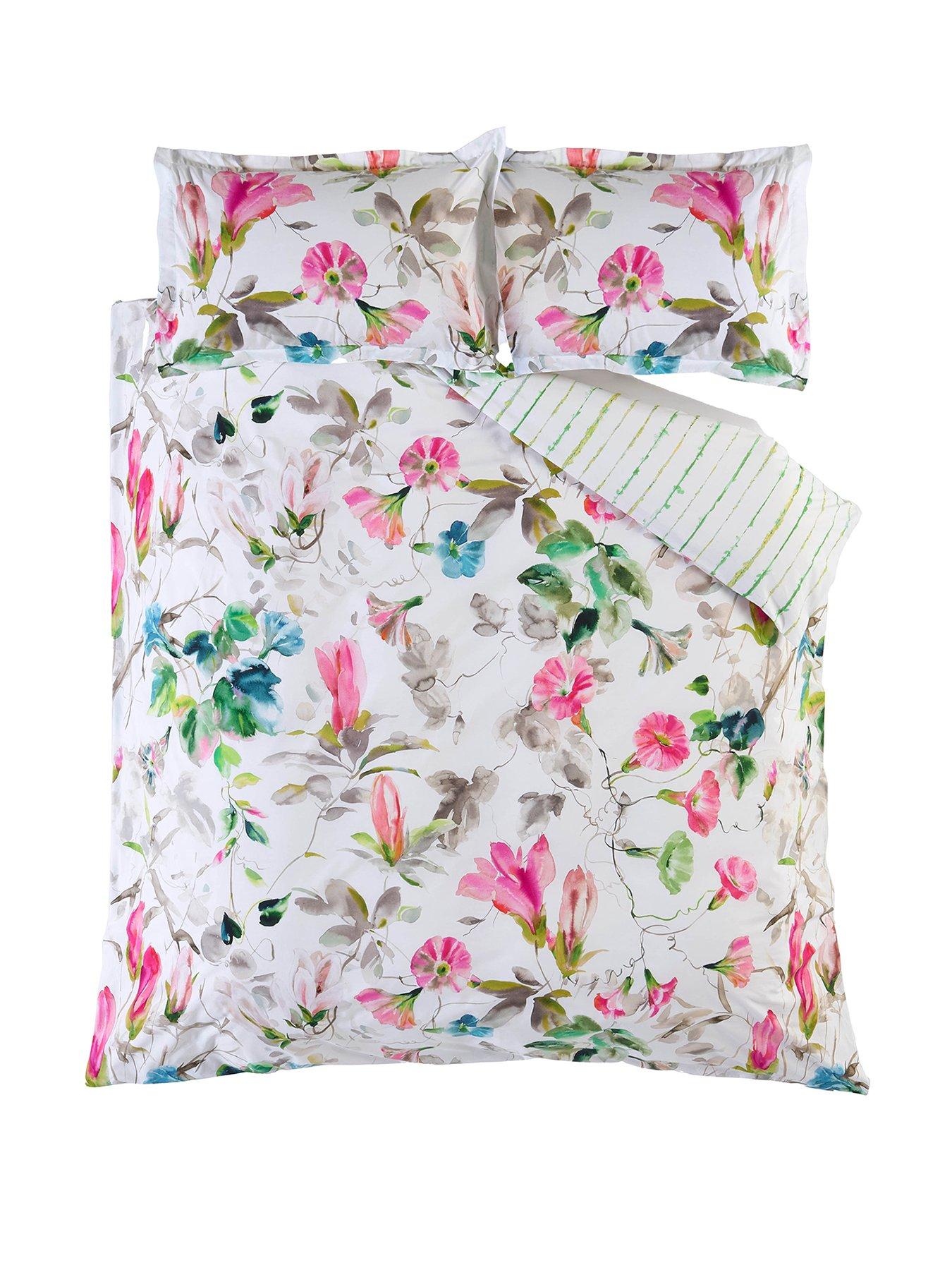 Image 2 of 6 of Designers Guild Japanese Magnolia 100% Cotton Fuchsia Quilt Set