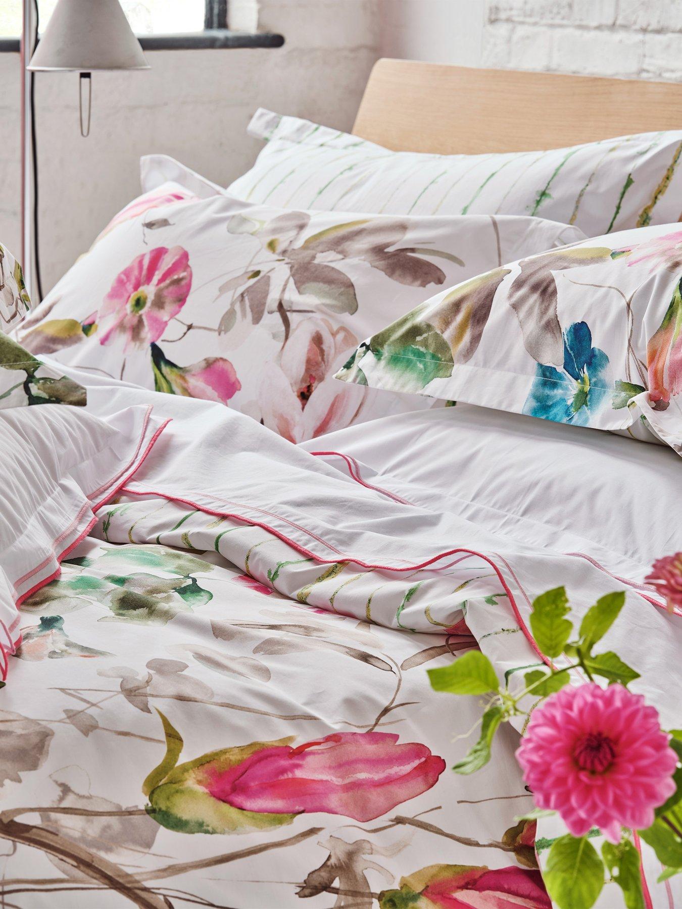 Image 3 of 6 of Designers Guild Japanese Magnolia 100% Cotton Fuchsia Quilt Set