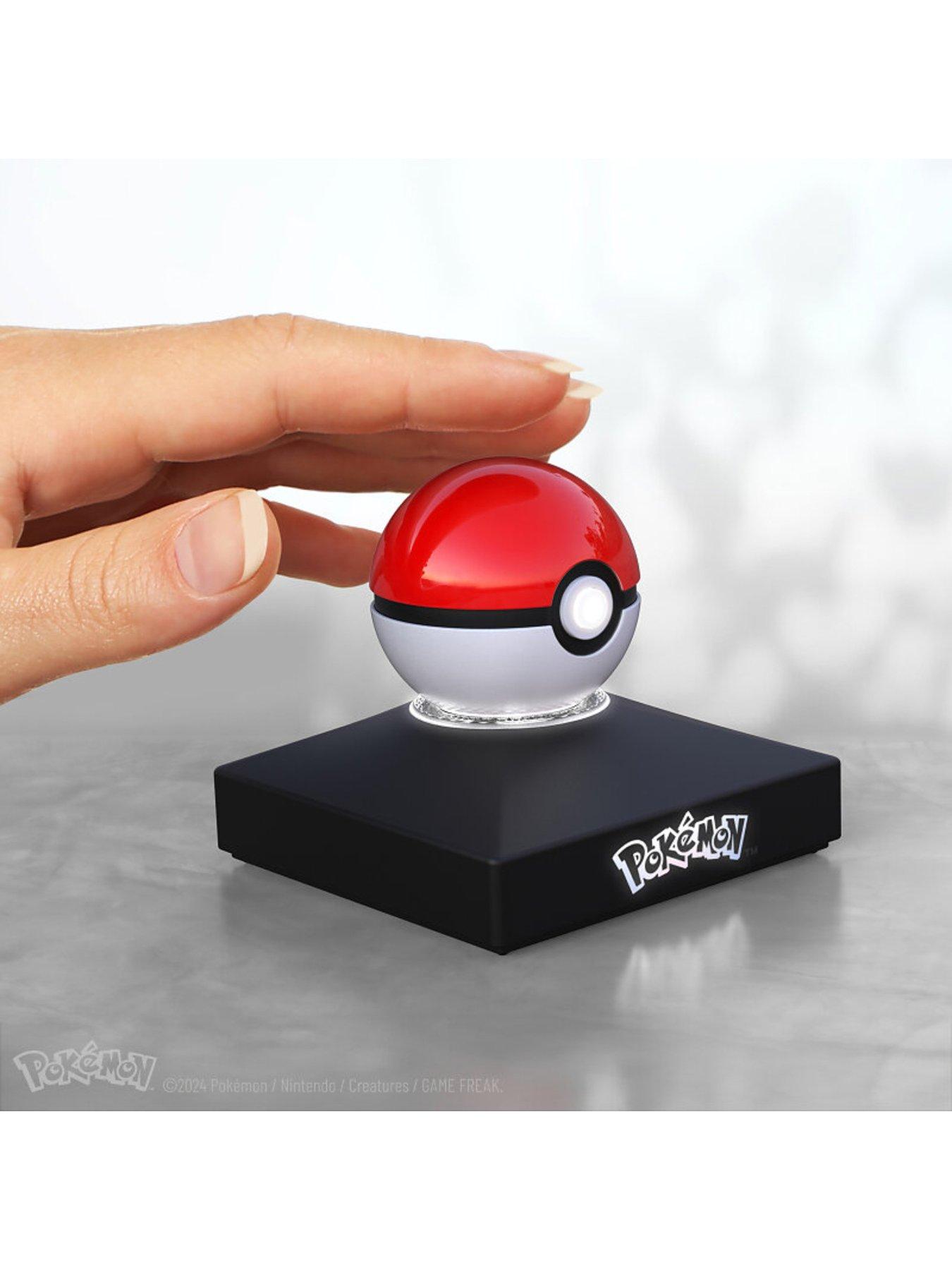 Image 4 of 7 of Pokemon Die-Cast Mini Poke Ball Replica