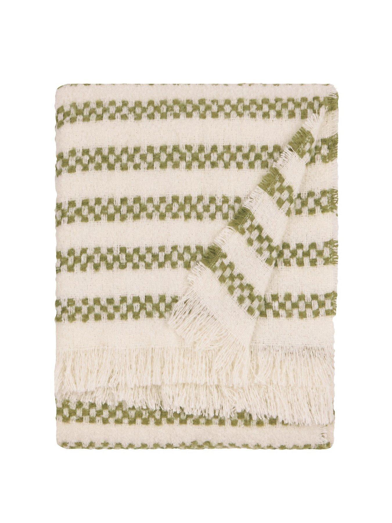 Image 2 of 3 of HOEM Clyne 130x180 Throw Olive