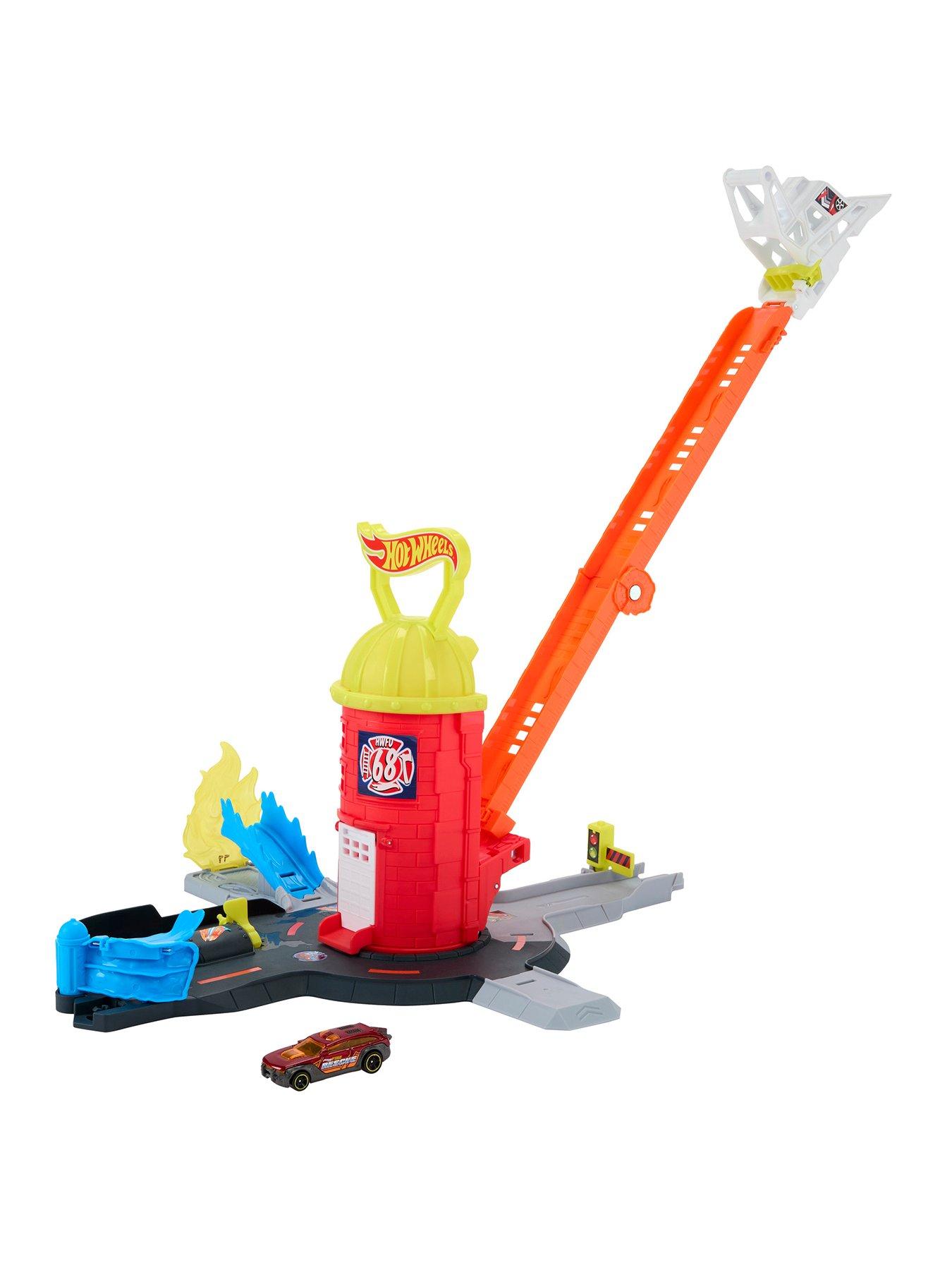 Hot Wheels City Super Fire Station Rescue Playset  &  1:64 Scale Toy Car, Track Extends 16'