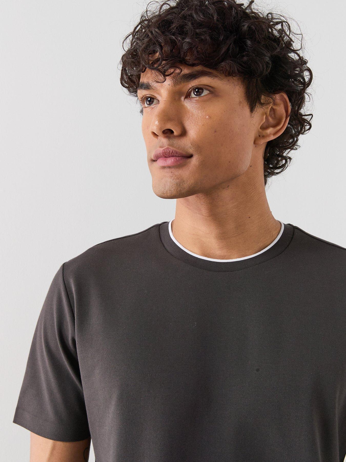 Image 4 of 5 of Mango Mango Performance Garda T-shirt