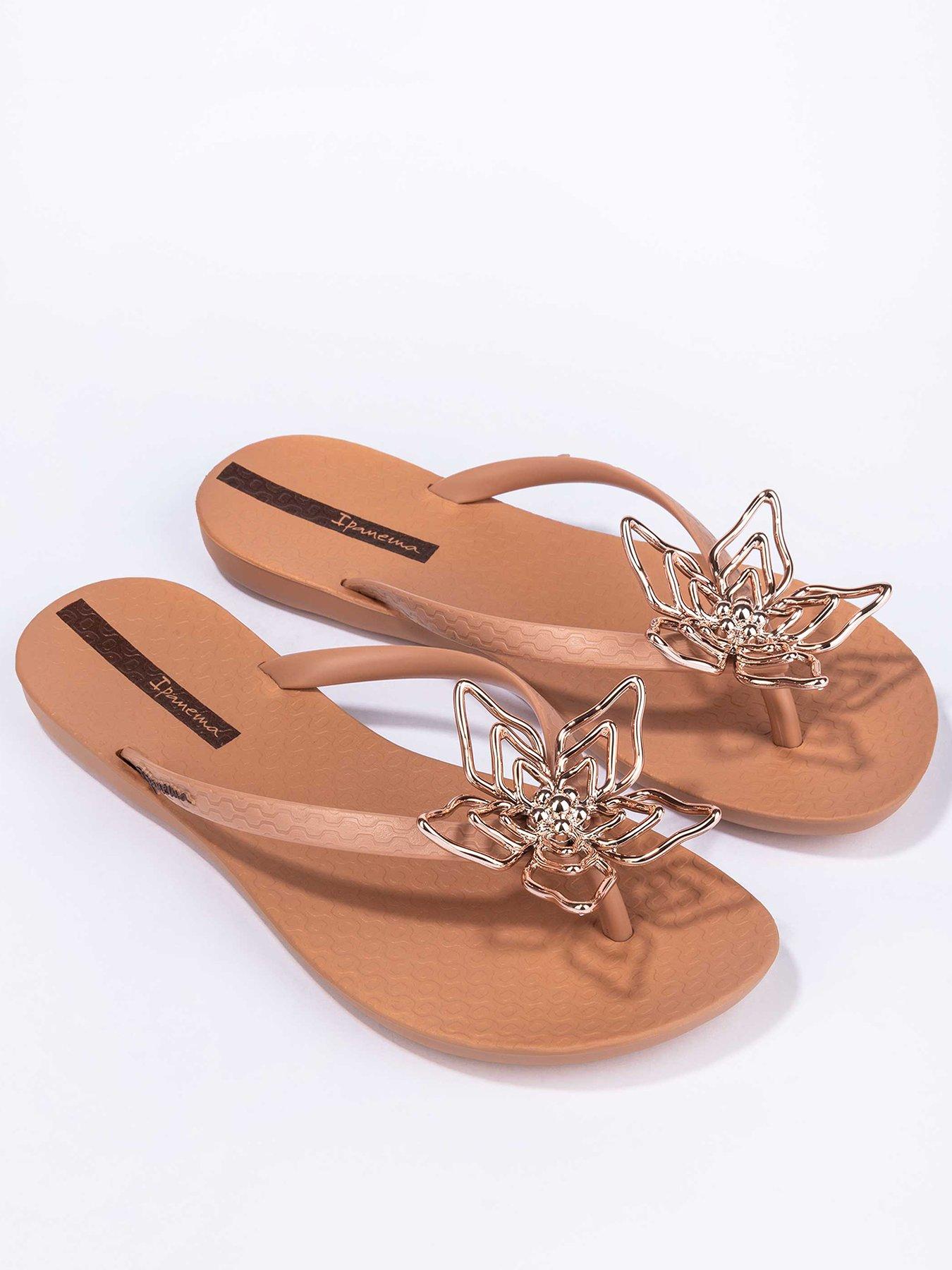 Ipanema Maxi Flower Detail Flip Flop - Brown