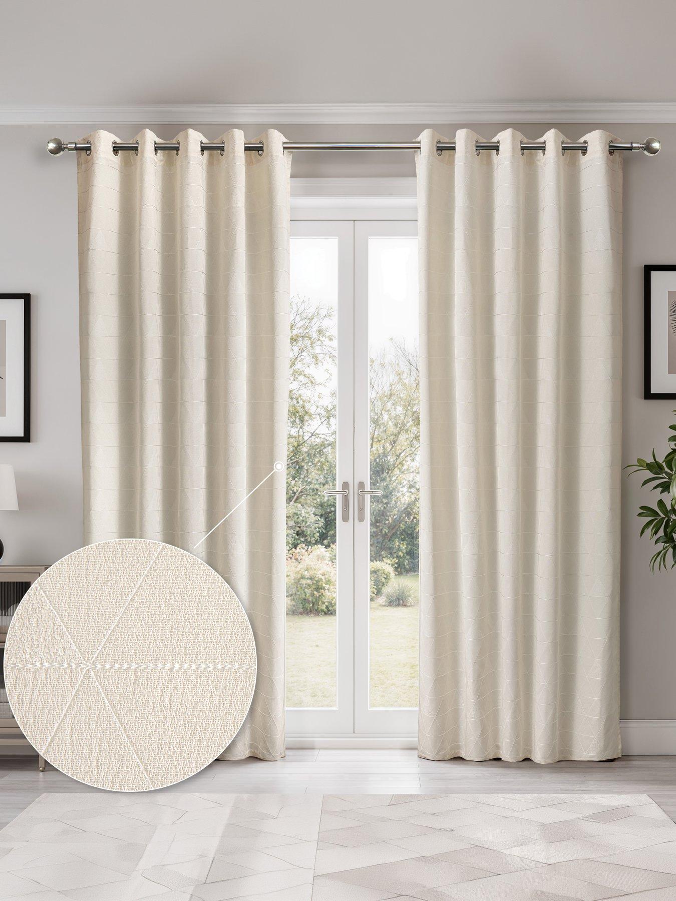 The Very Collection Aria Lightweight Jacquard 66x54 Eyelet