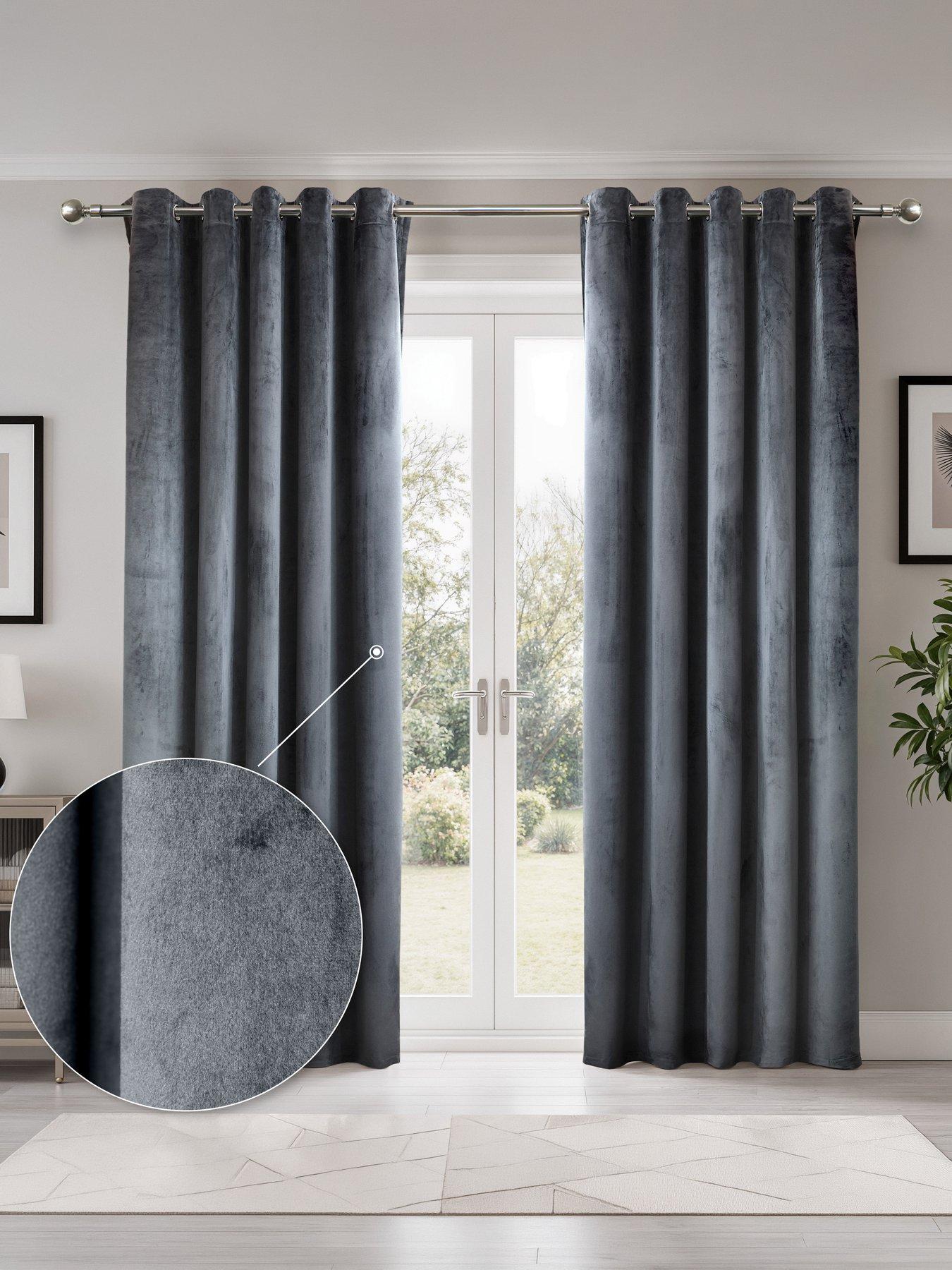 The Very Collection Dusk Velvet Blackout 66X72 Eyelet