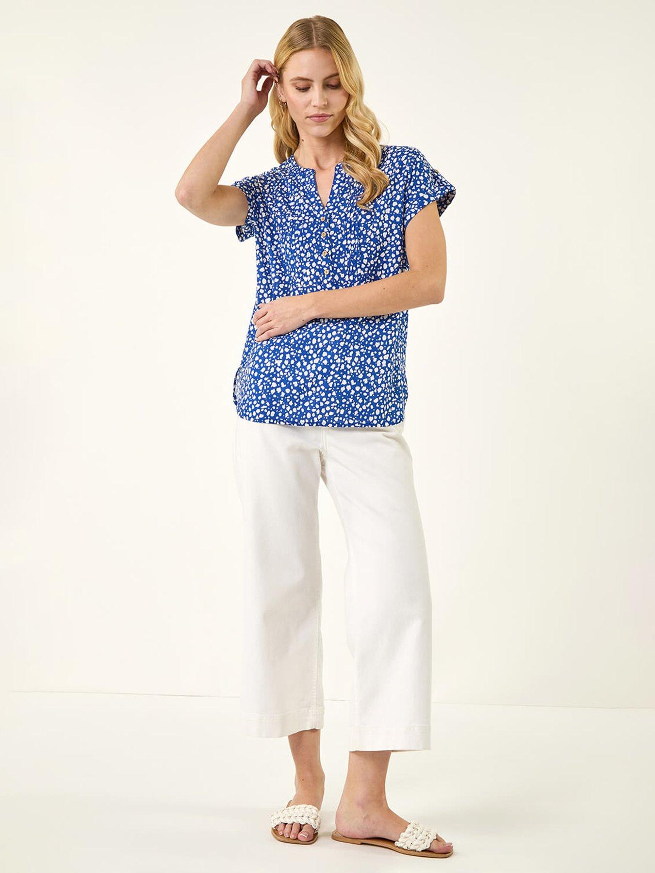 Image 3 of 5 of Roman Speck Print V-neck Button Top