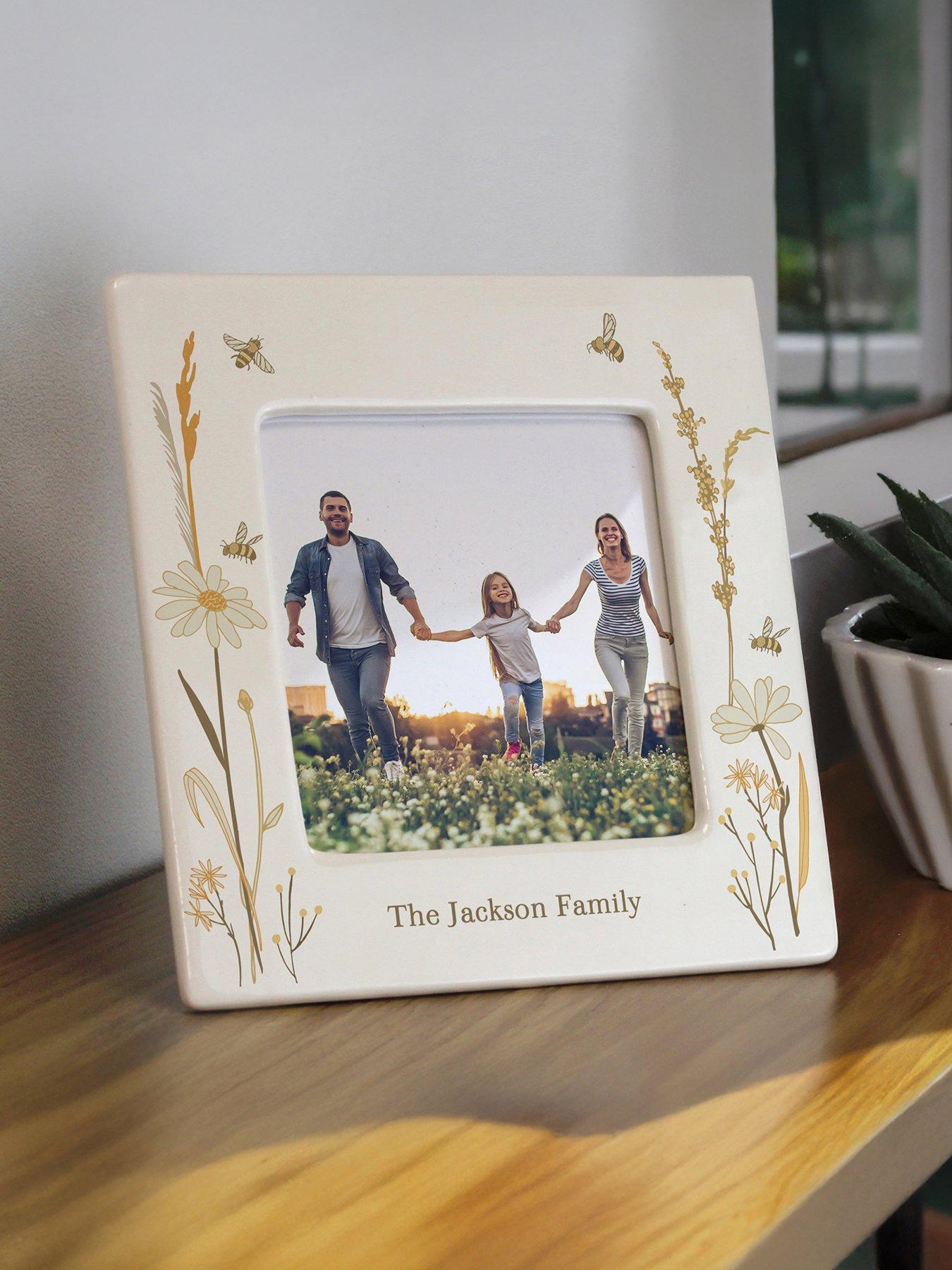 The Personalised Memento Company Personalised Bees & Daisy Ceramic 4x4 Frame
