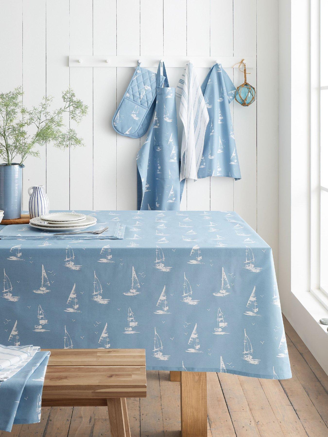 Catherine Lansfield Salcombe Boats Table Cloth 137x229