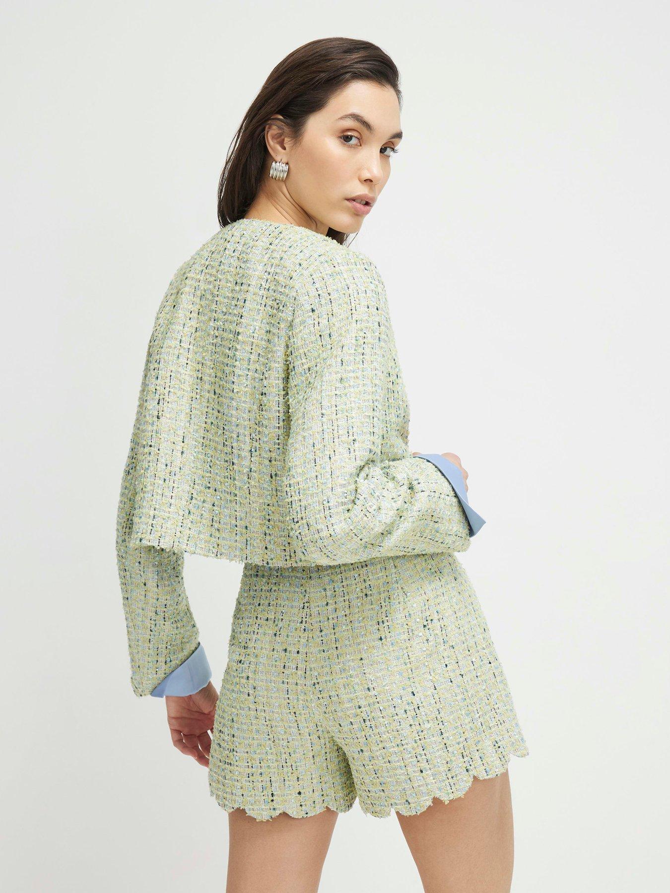 Image 2 of 4 of River Island Scallop Boucle Short - Green