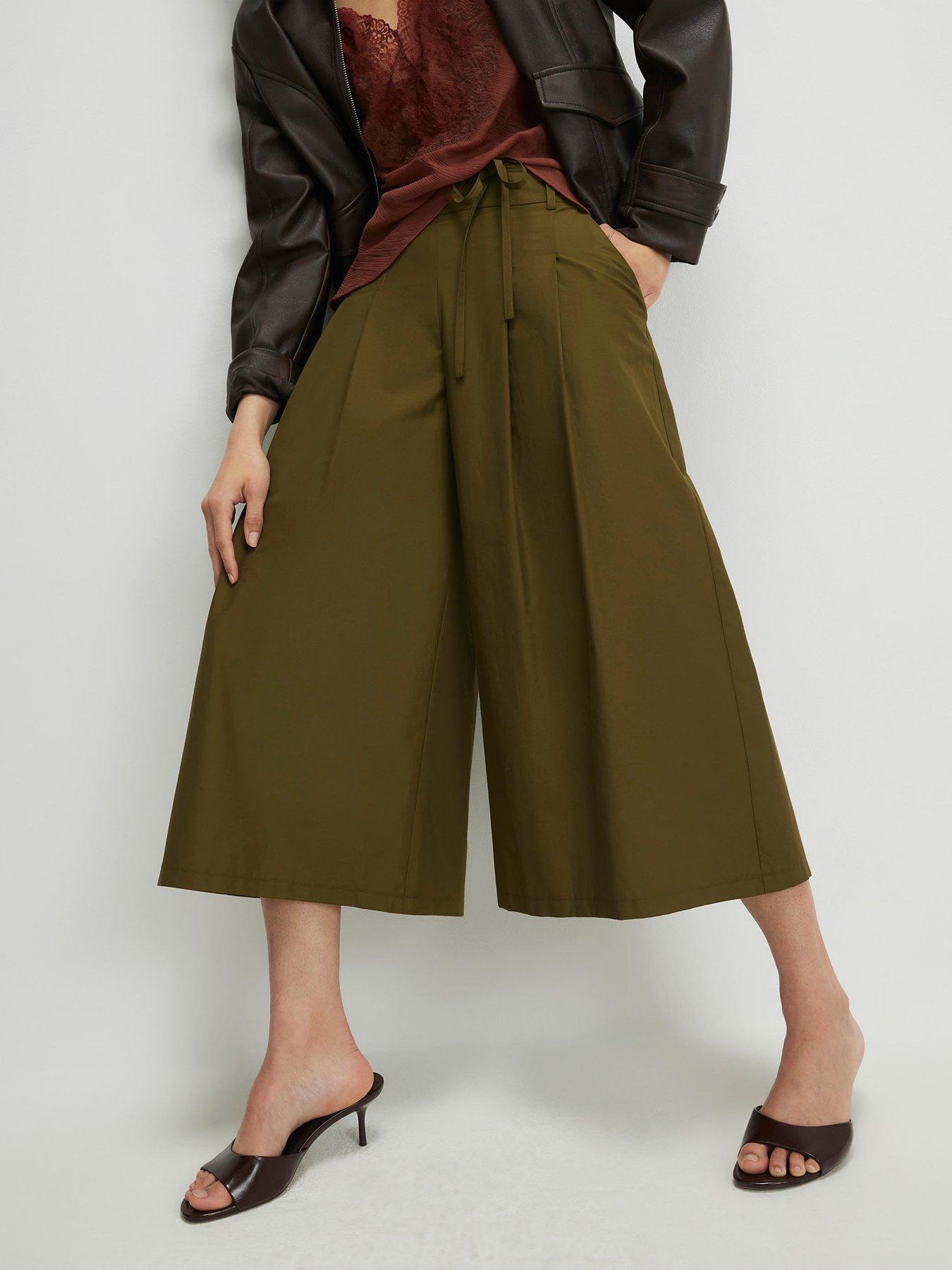 Image 3 of 6 of River Island Sadie Poplin Culotte - Green