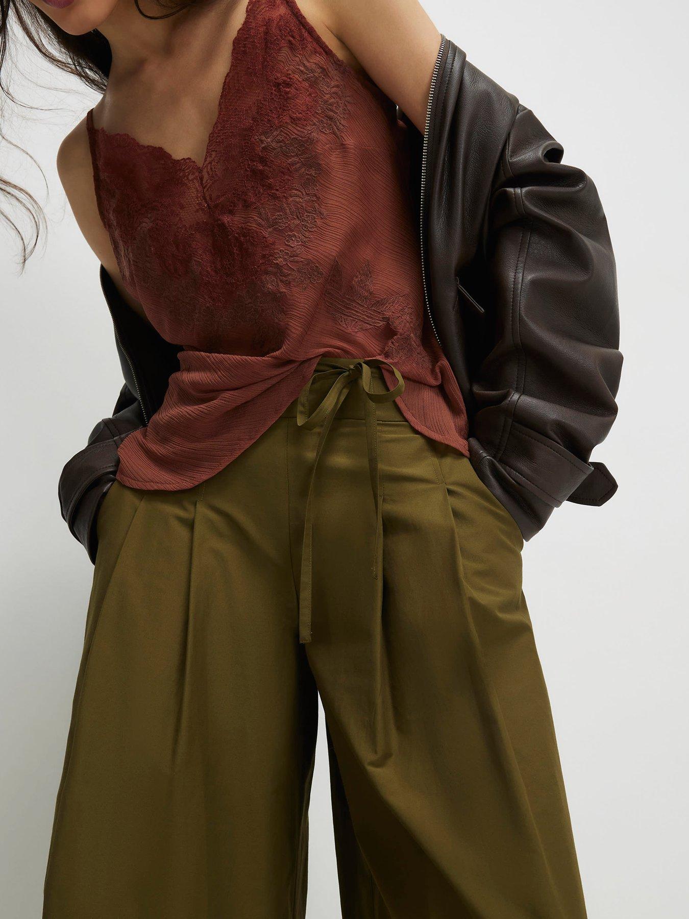 Image 4 of 6 of River Island Sadie Poplin Culotte - Green