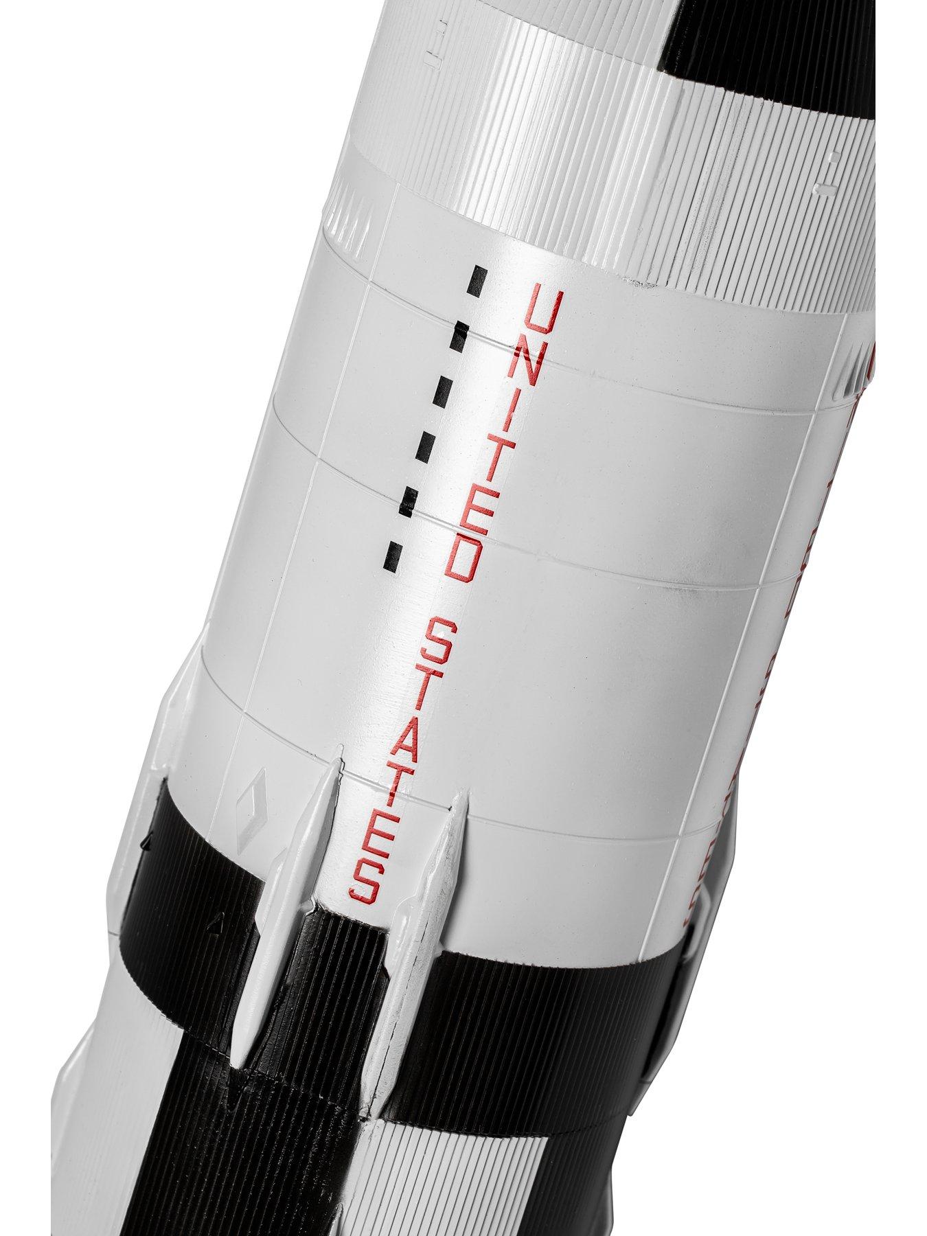 Image 4 of 7 of Airfix Saturn V Gift Set
