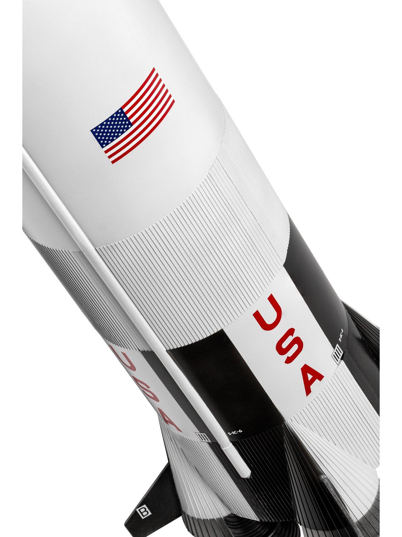 Image 7 of 7 of Airfix Saturn V Gift Set