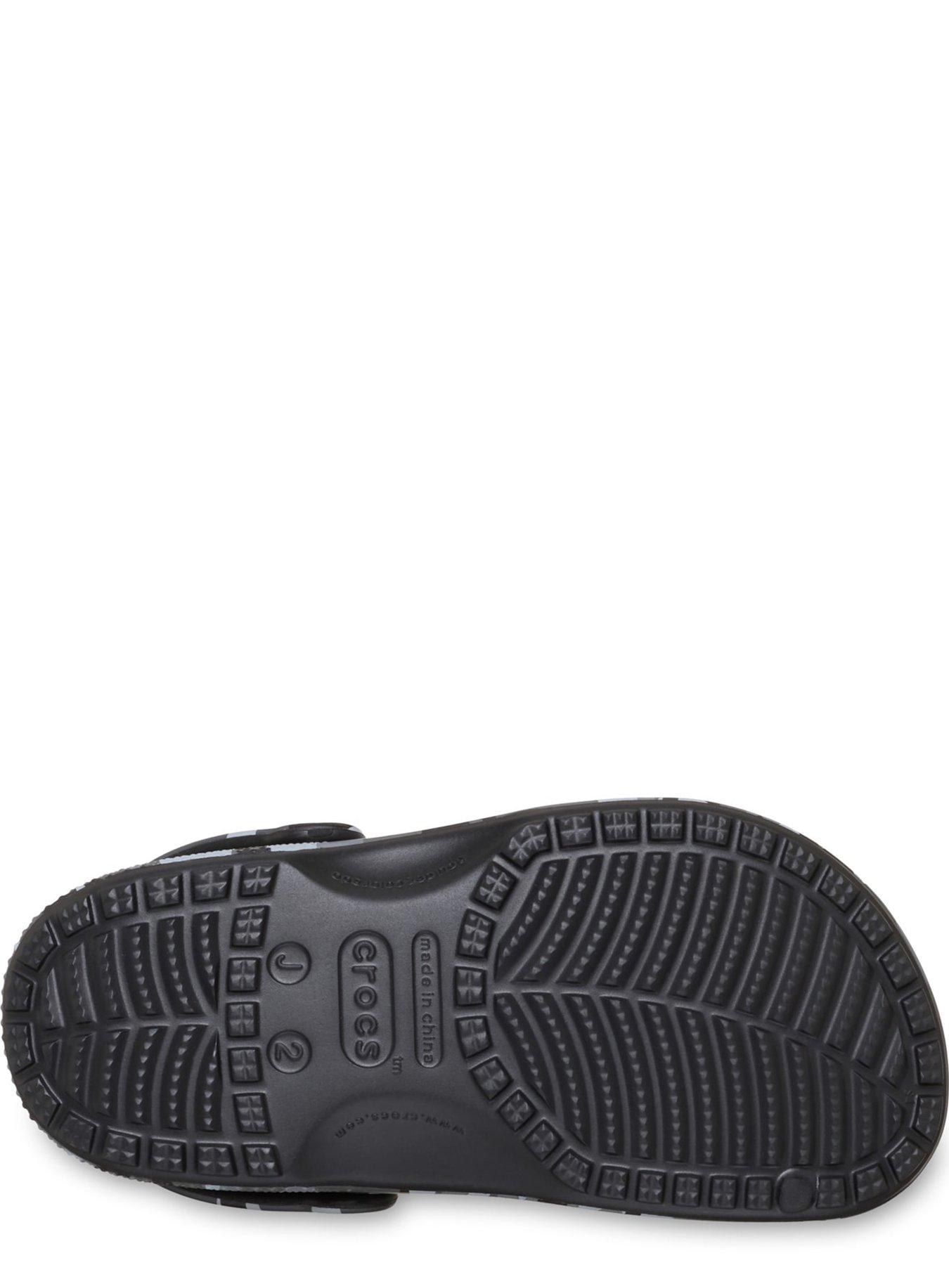 Image 5 of 6 of Crocs Classic Graphic Camo