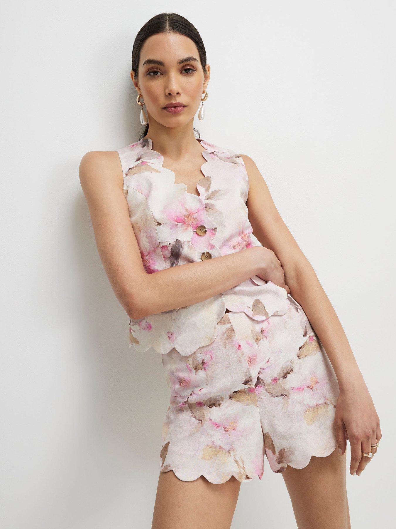Image 1 of 5 of River Island Floral Scallop Linen Co-ord Short - Pink