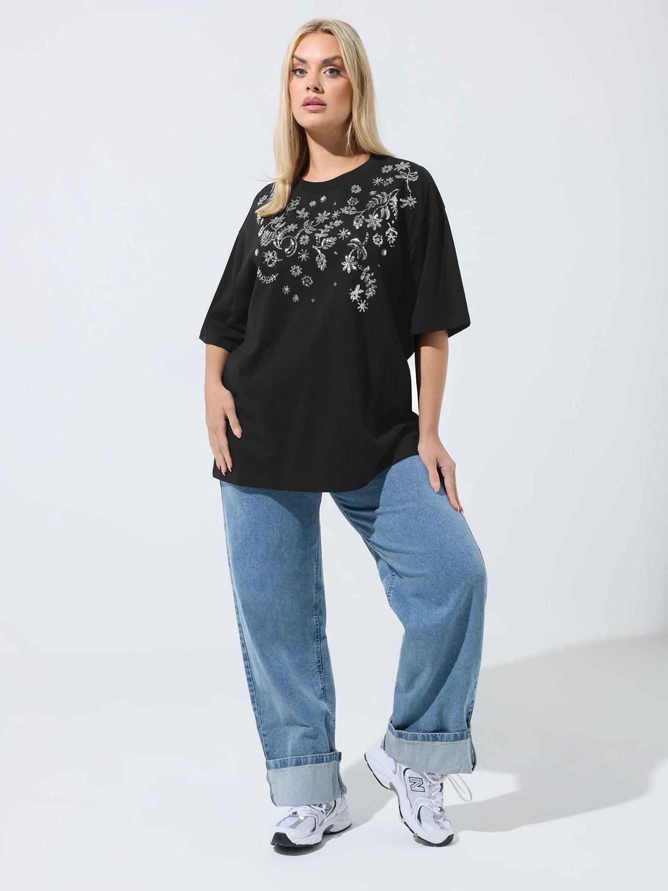 Image 3 of 5 of Yours Curve Sequin Floral T-Shirt - Black