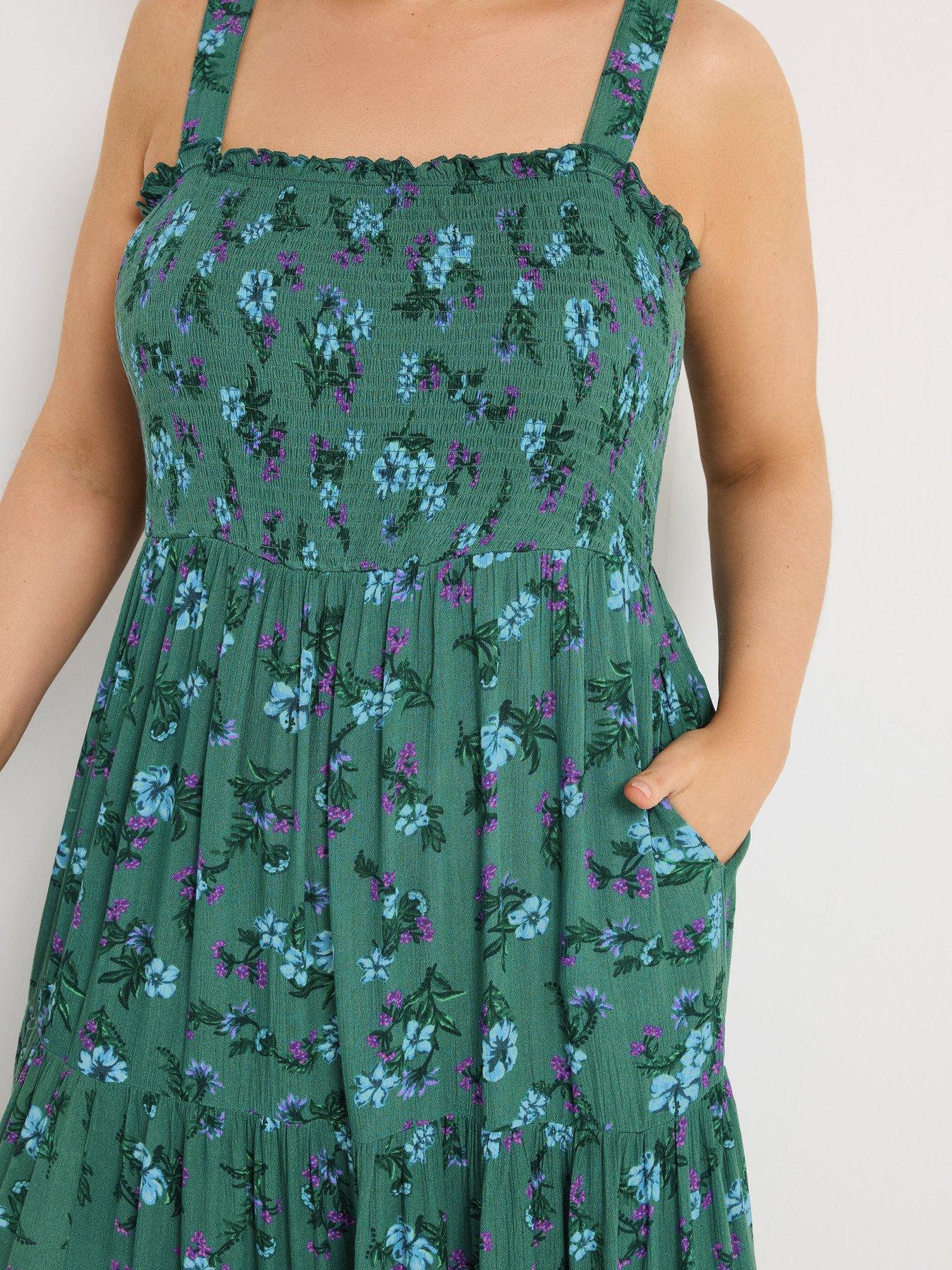 Image 4 of 5 of Yours Curve Shirred Strappy Maxi Dress - Green