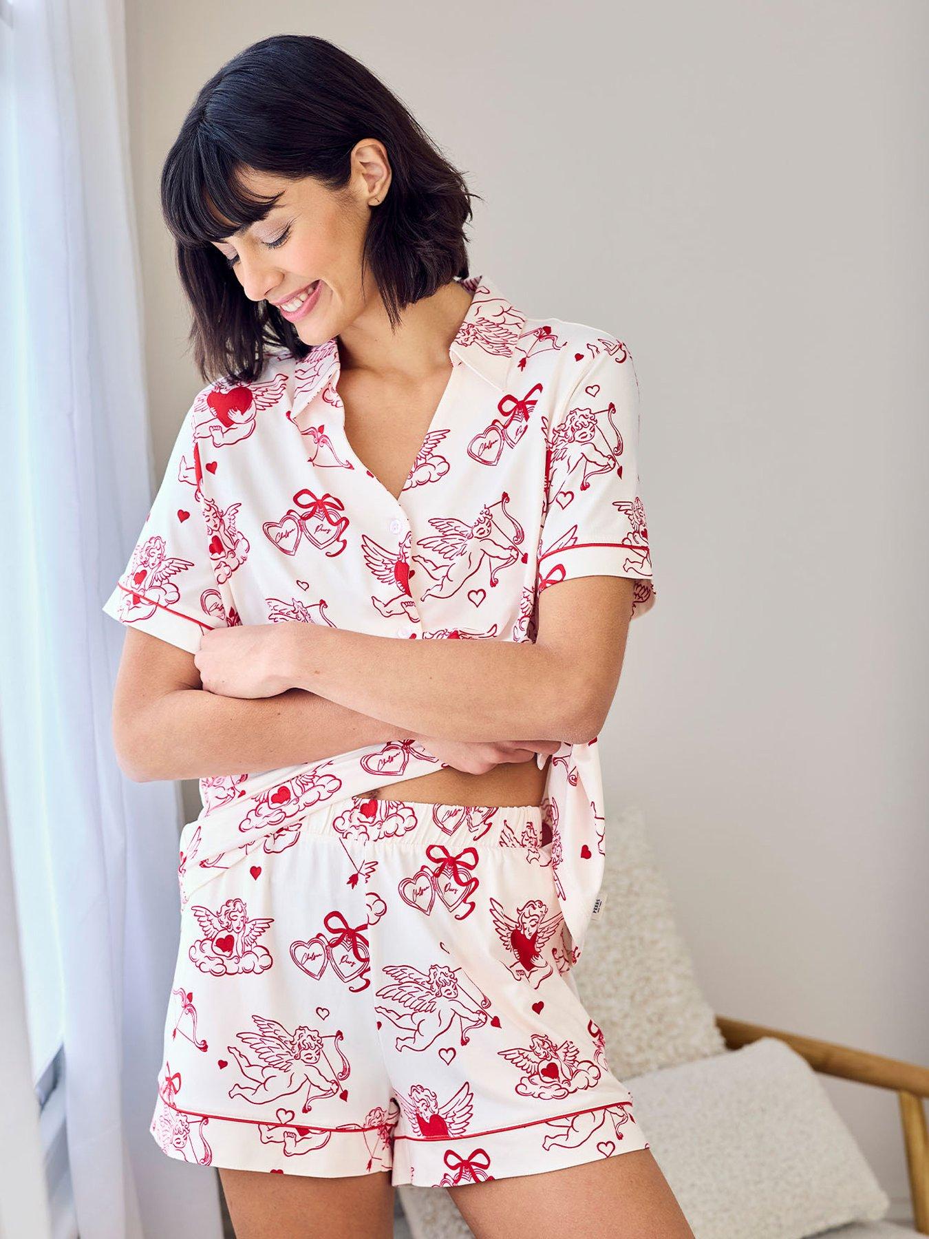 Image 4 of 5 of CHELSEA PEERS Valentine's Cherubs Print Short Pyjama Set - Pink