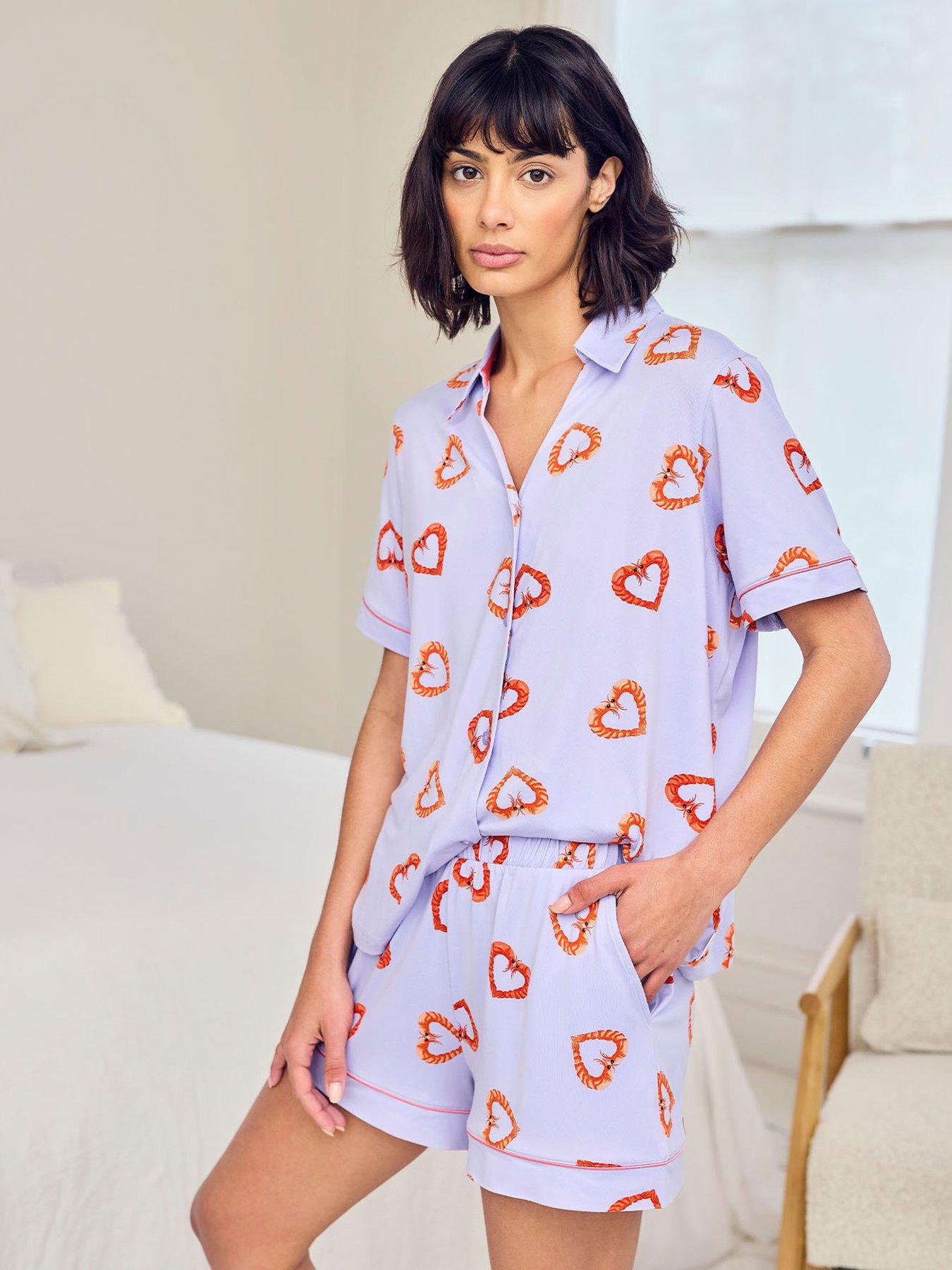 Image 3 of 6 of CHELSEA PEERS Shrimp Heart Print Short Pyjama Set - Light Purple