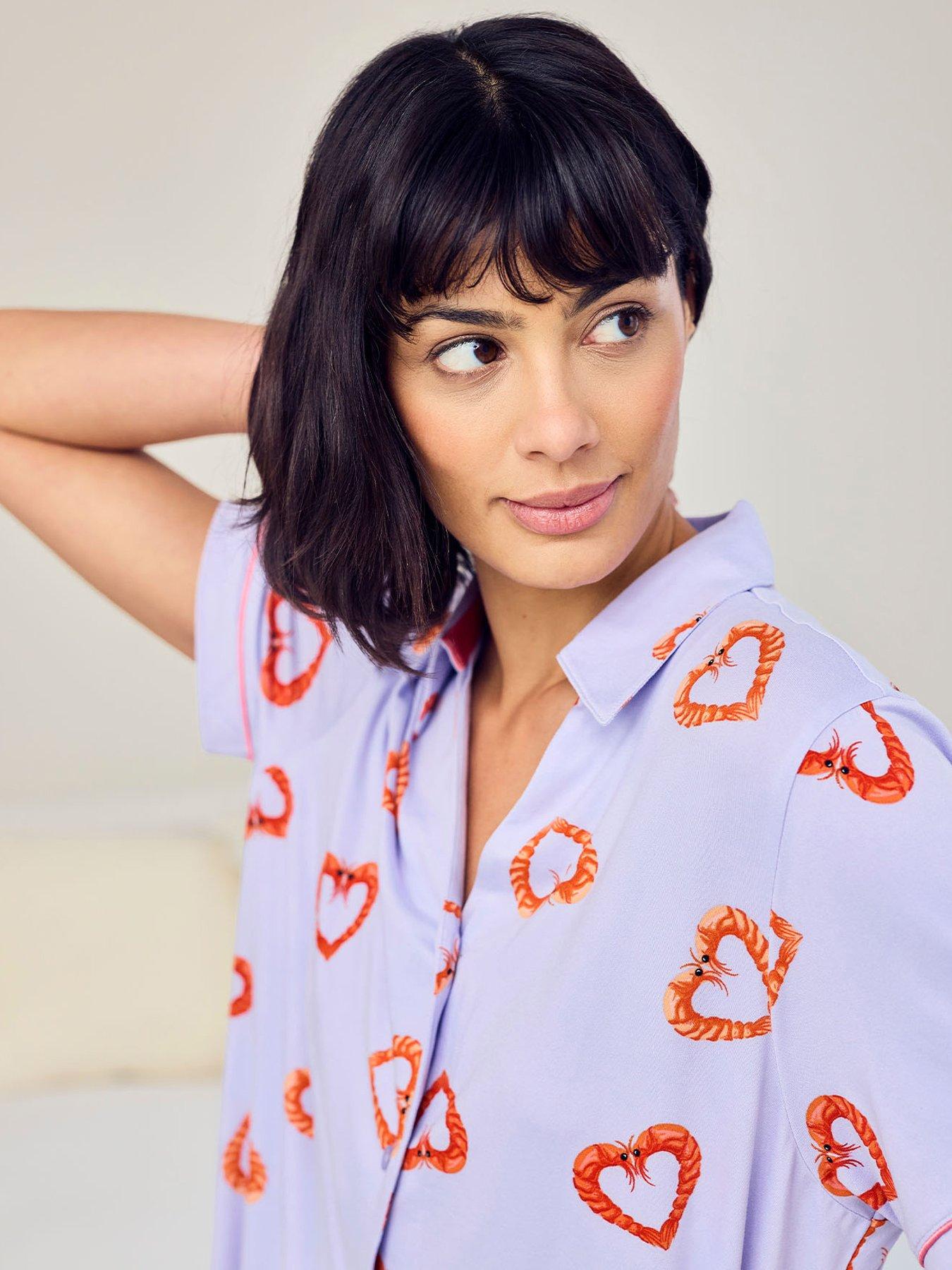 Image 6 of 6 of CHELSEA PEERS Shrimp Heart Print Short Pyjama Set - Light Purple