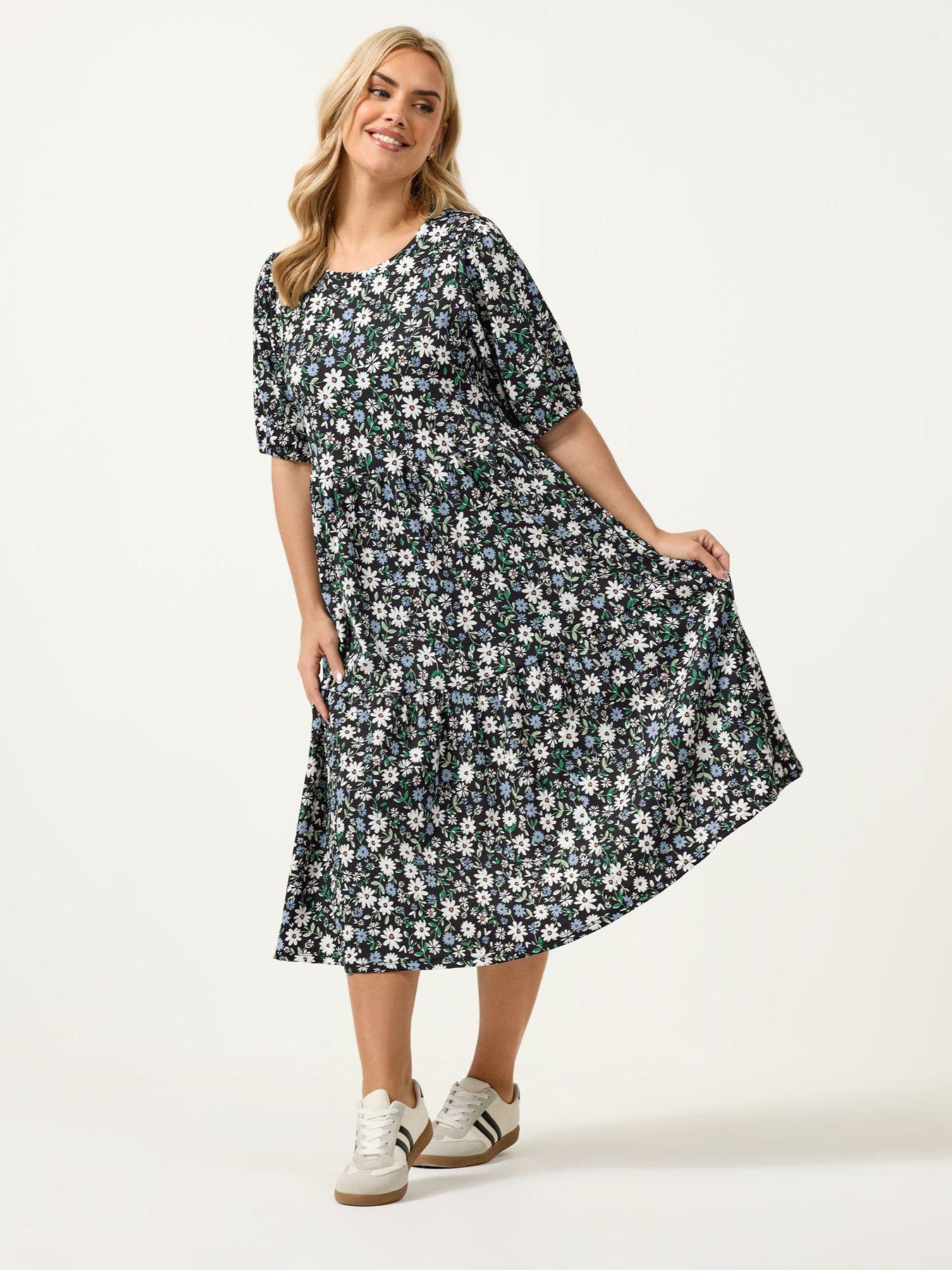 Image 3 of 5 of Yours Curve Puff Sleeve Tiered Midaxi Dress - Black
