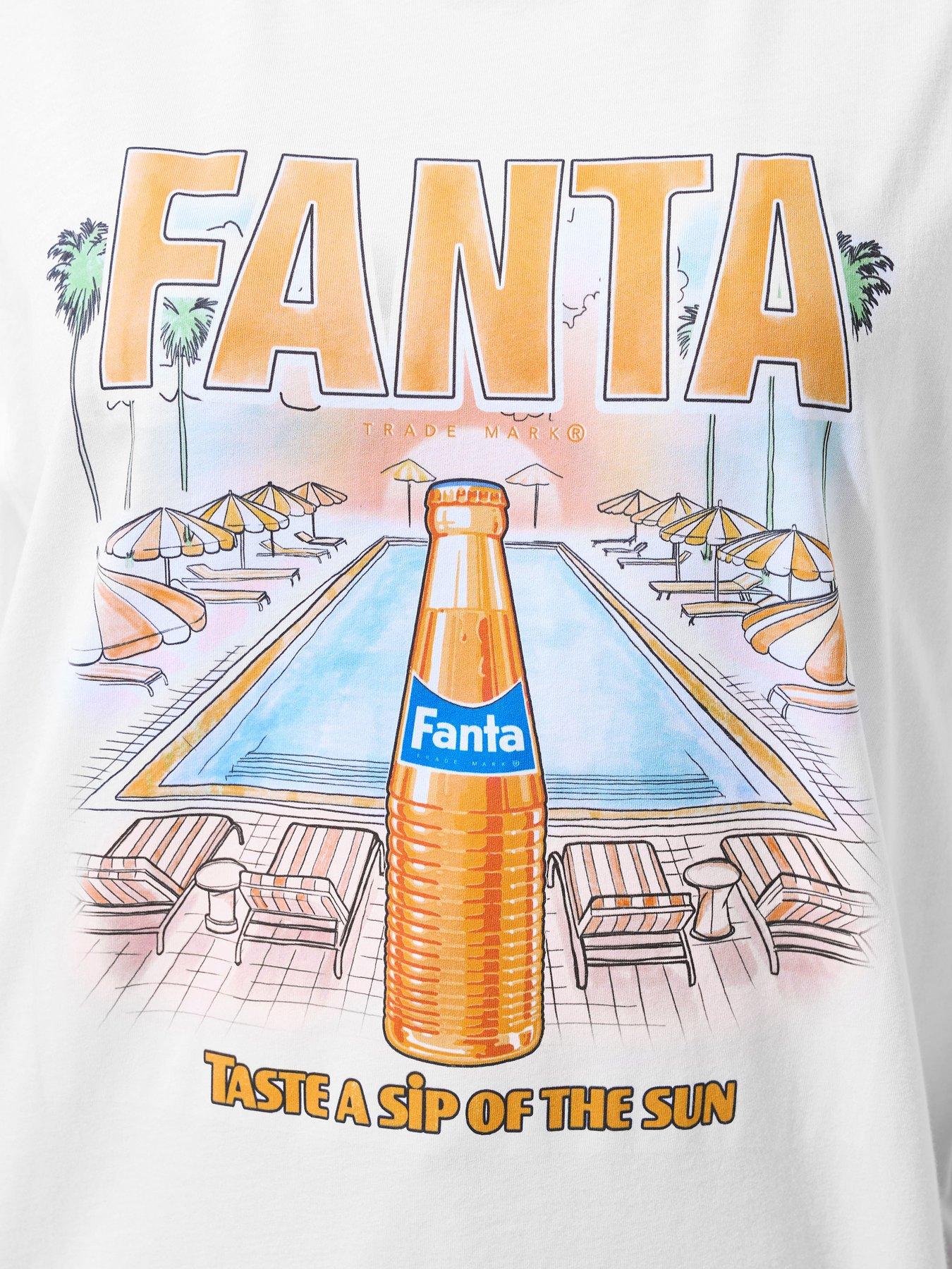 Image 4 of 5 of Yours Curve Fanta T-Shirt - White