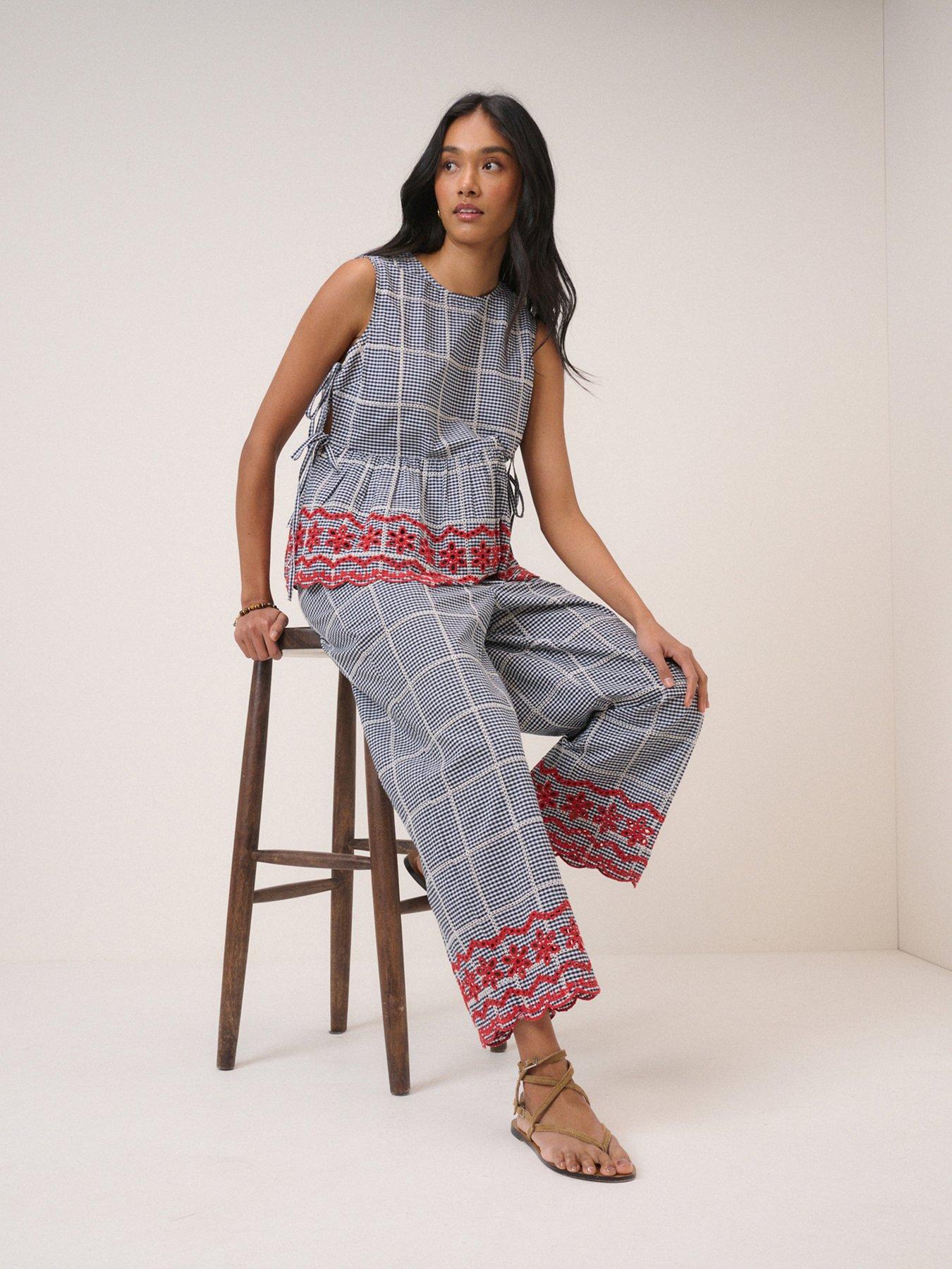 Image 5 of 6 of Nobodys Child Shrew Embroidered Crop Trousers - Multi