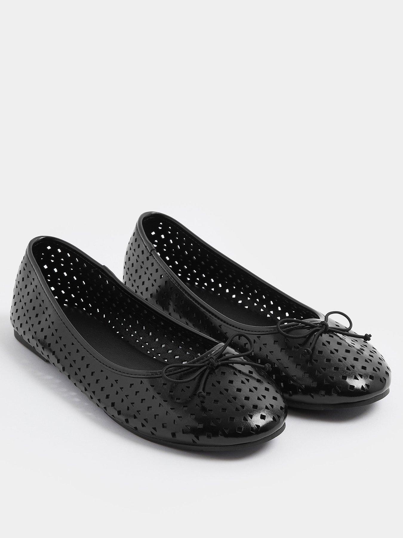 Image 2 of 4 of Yours Curve Wide Fit Laser Cut Ballerina Shoe - Black