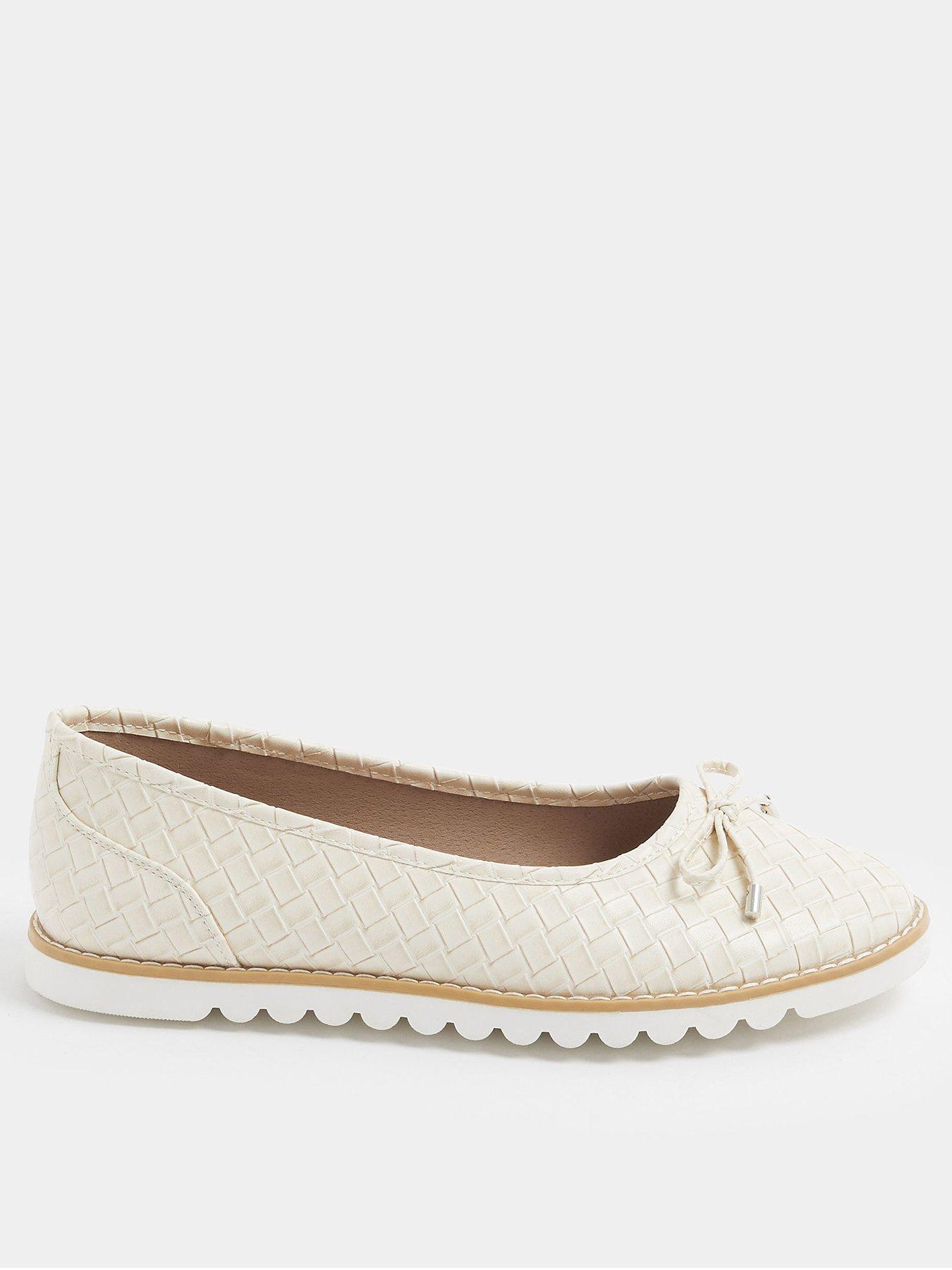 Yours Curve Extra Wide Fit Textured Ballet Shoe - White