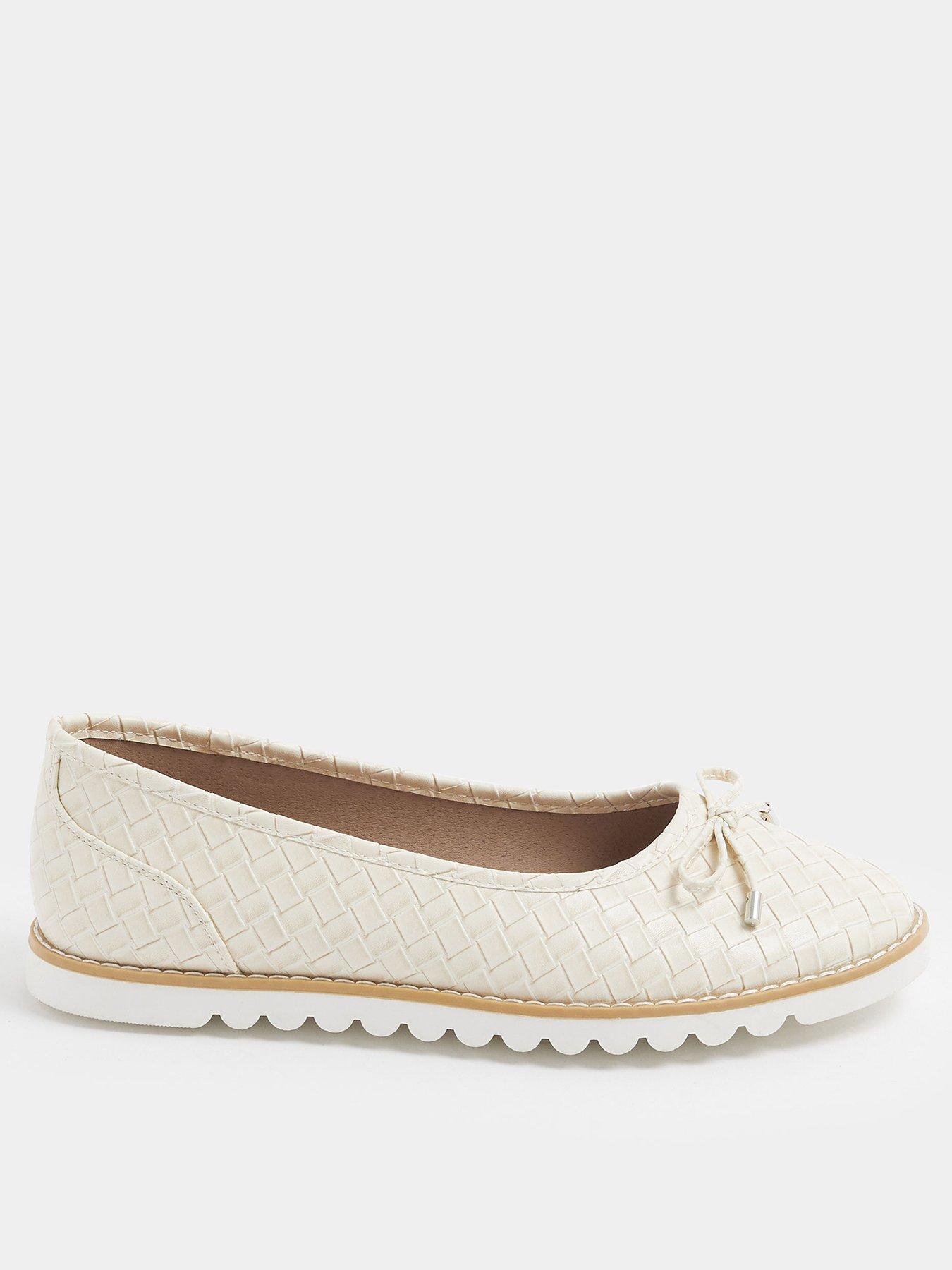 Yours Curve Wide Fit Textured Ballet Shoe - White