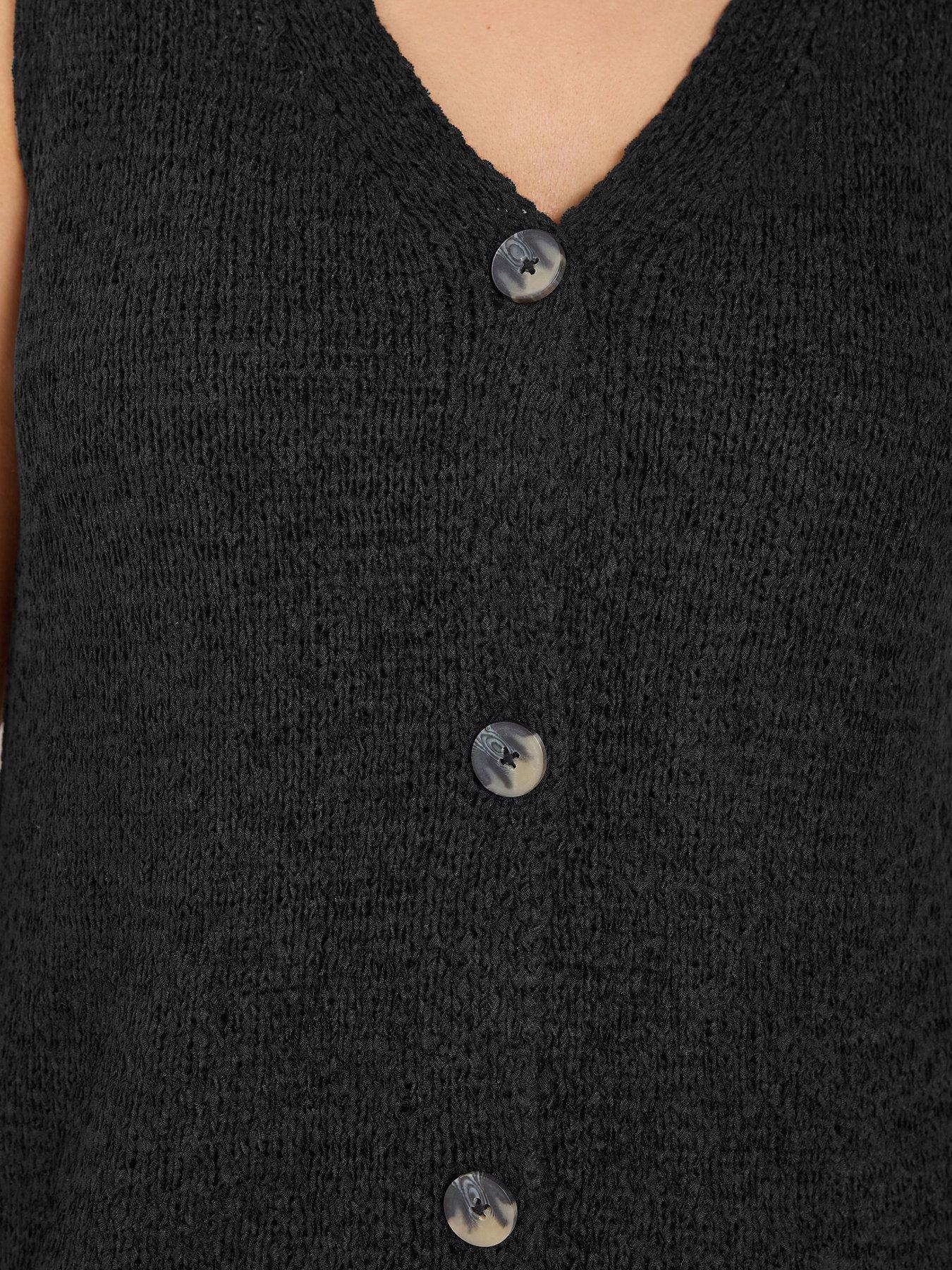Image 4 of 5 of Yours Curve Knitted Waistcoat - Black